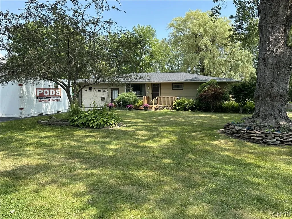 Property at 8542 Belnor Drive, Cicero, NY 13039