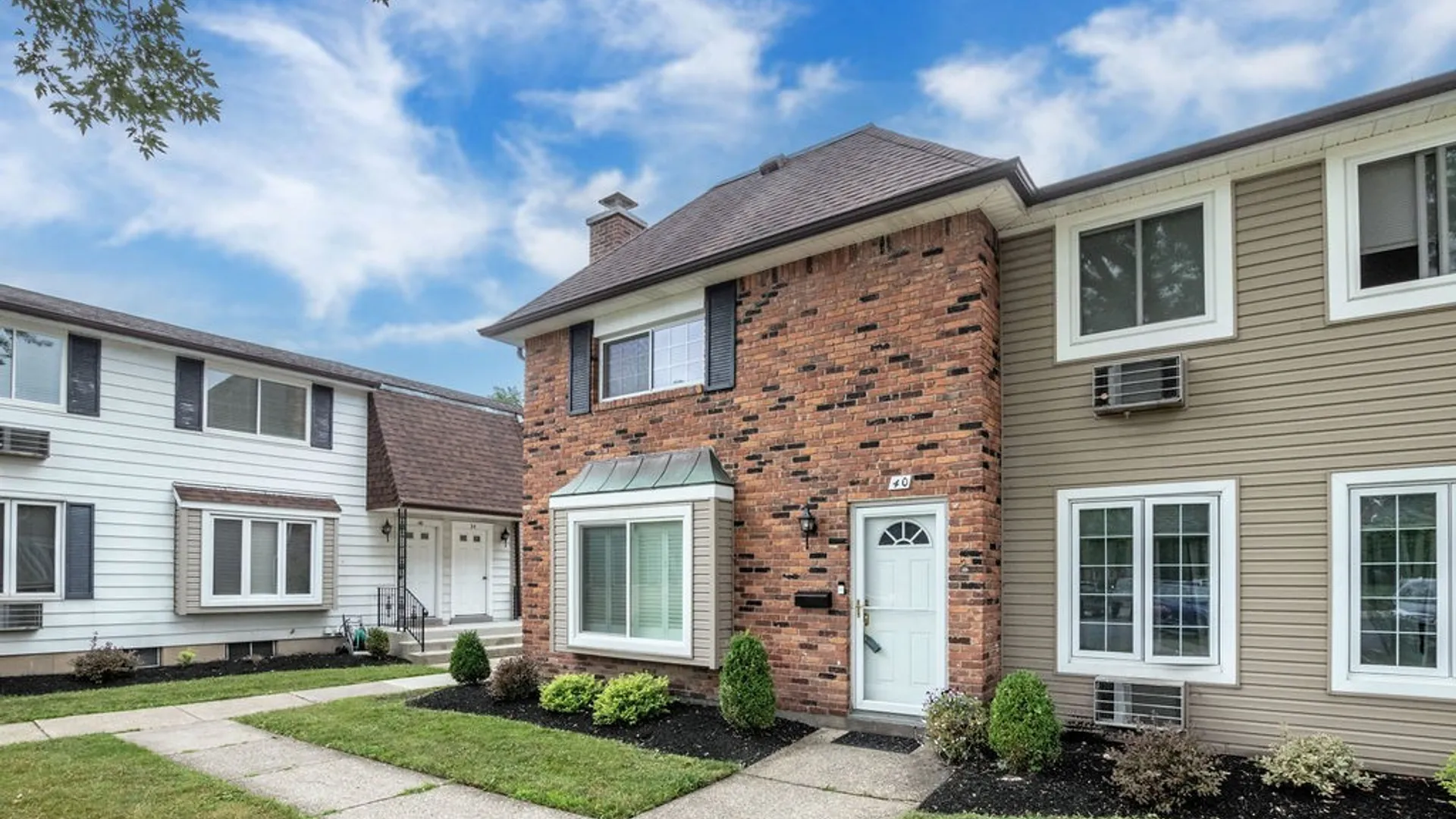 Property at 40 Wellington Court, Amherst, NY 14221 3