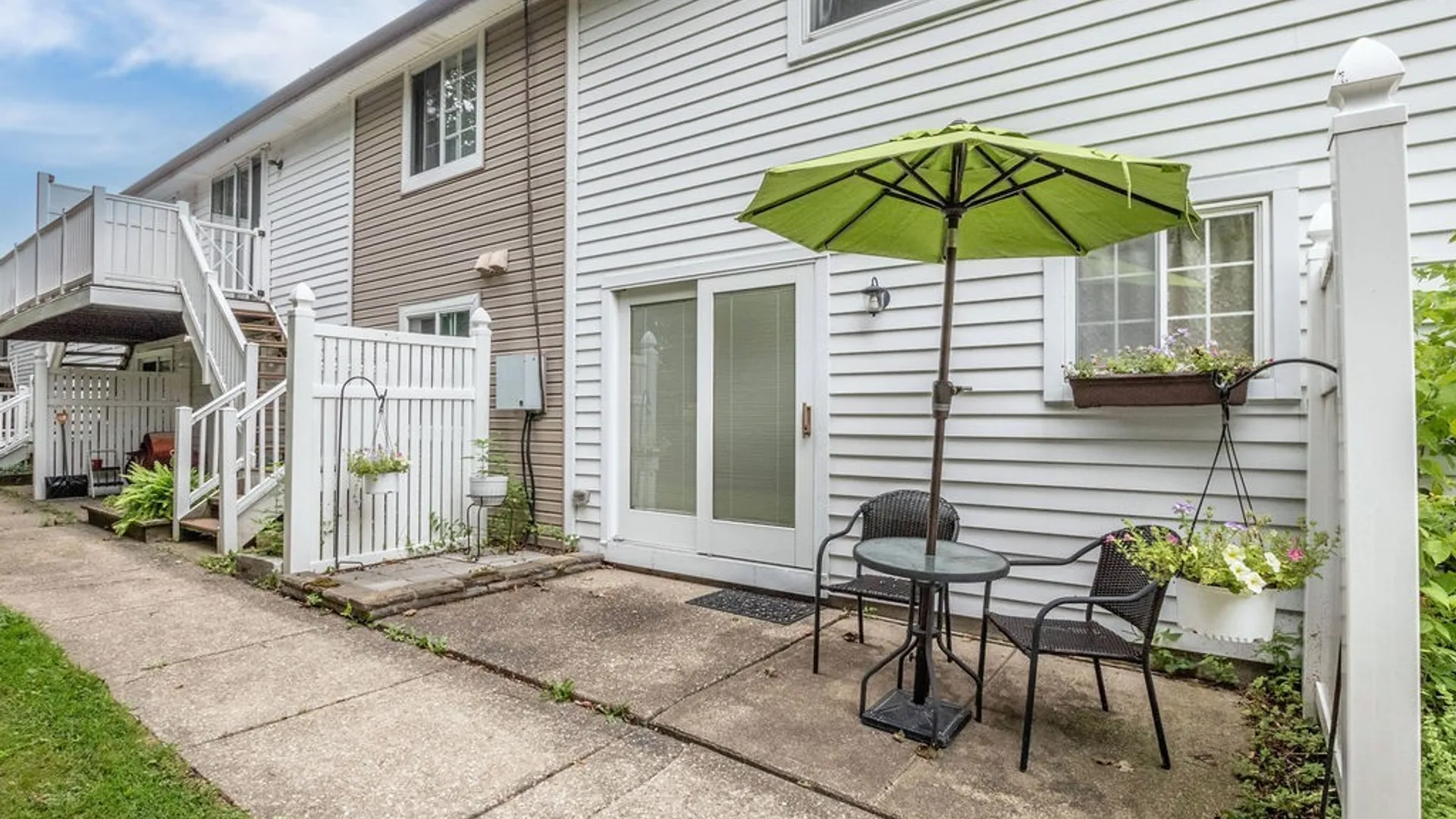 Property at 40 Wellington Court, Amherst, NY 14221 7