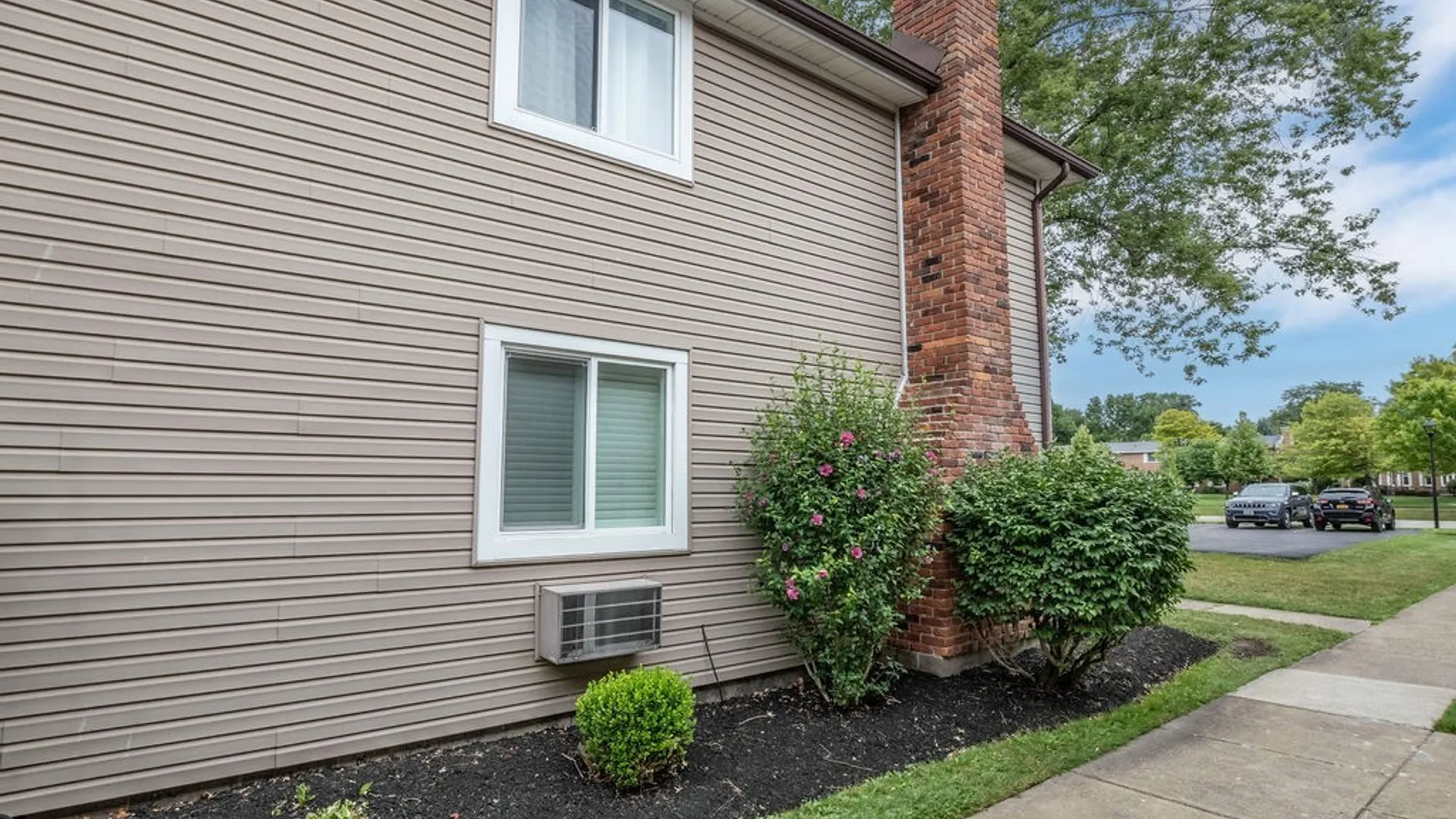 Property at 40 Wellington Court, Amherst, NY 14221 12