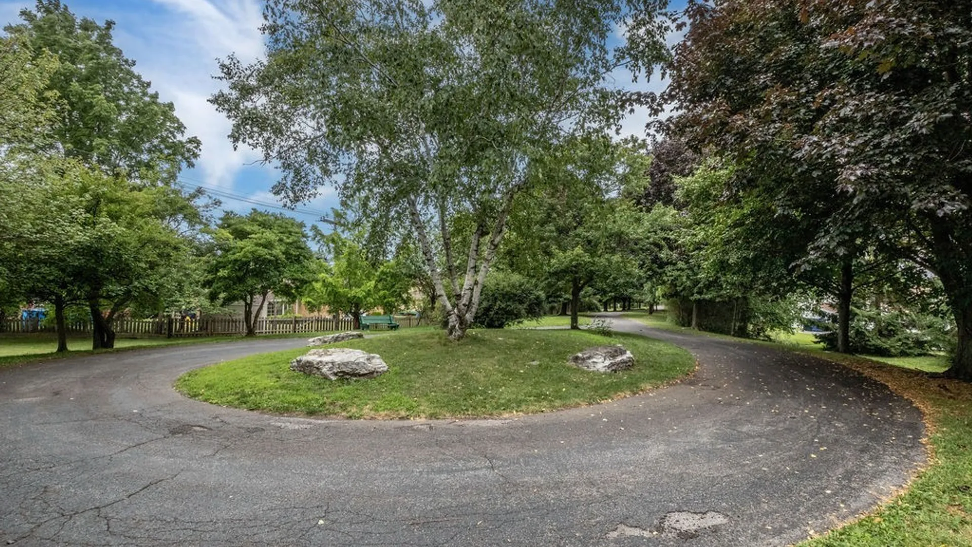 Property at 40 Wellington Court, Amherst, NY 14221 15