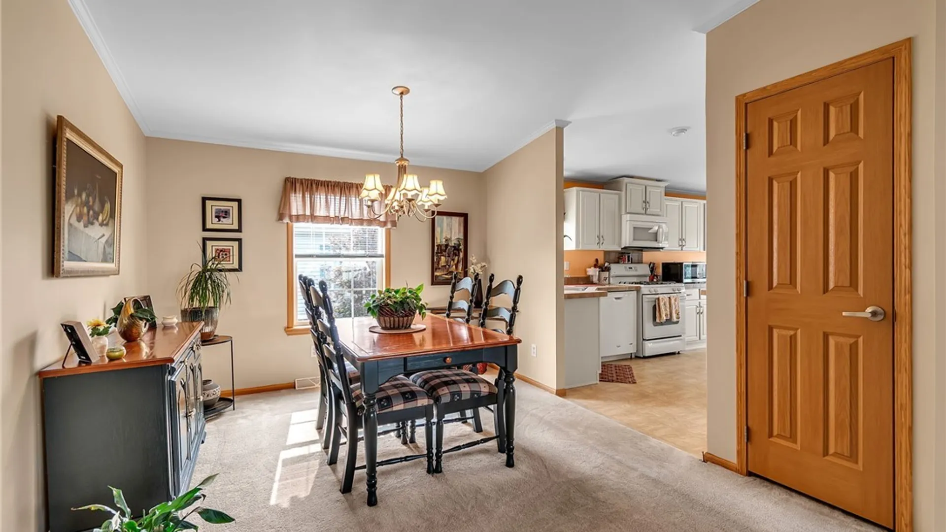 Property at 9834 Tottenham Avenue, Clarence, NY 14031 10