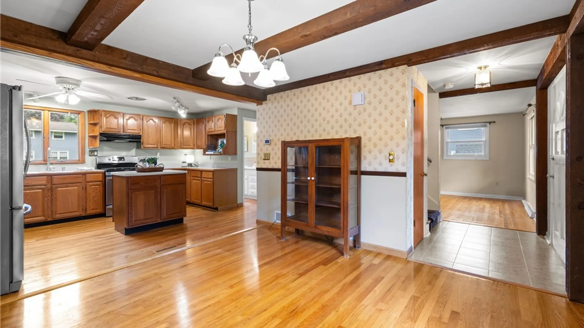 Property at 113 Thornton Circle, Camillus, NY 13031 15