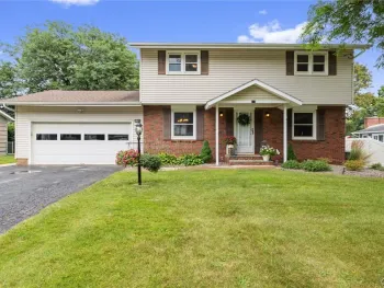 Property at 113 Thornton Circle, Camillus, NY 13031