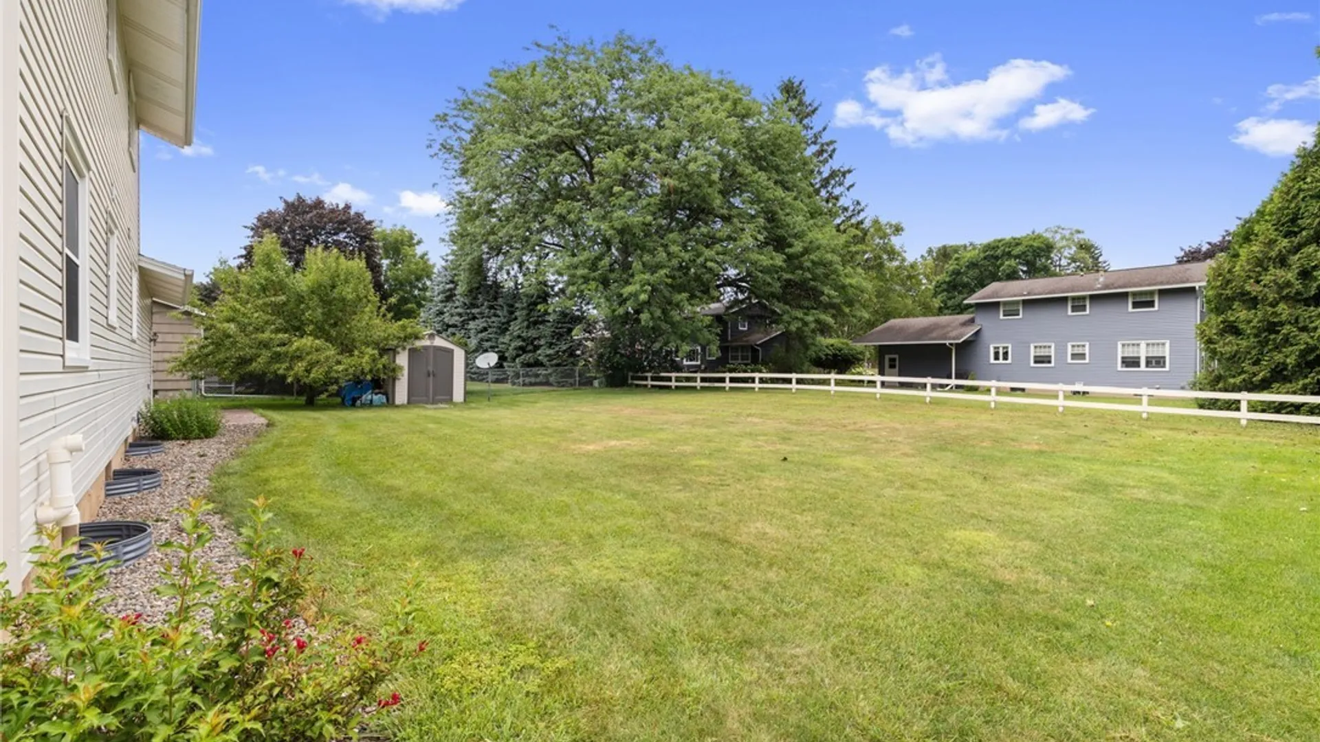Property at 113 Thornton Circle, Camillus, NY 13031 5