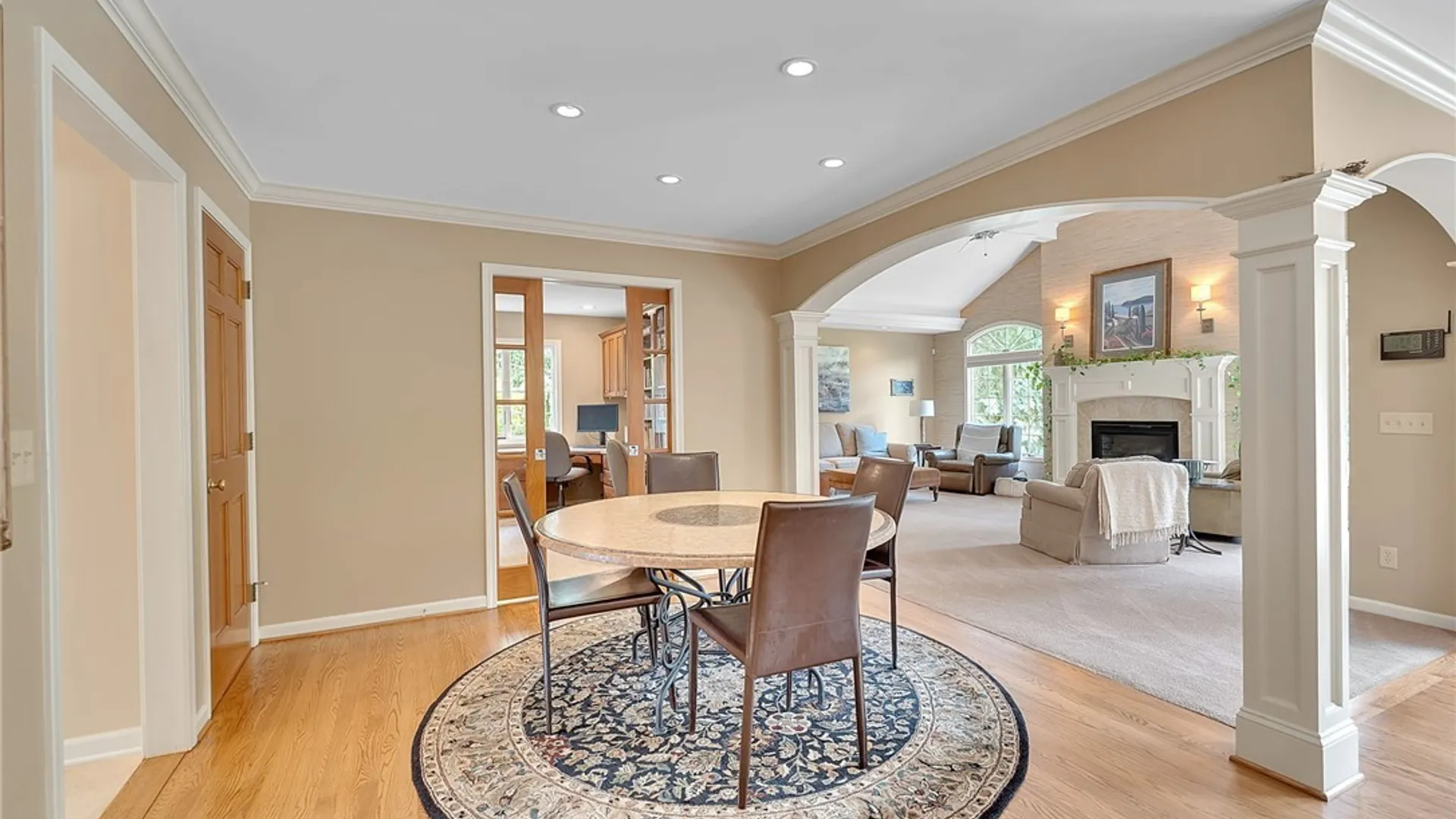 Property at 50 Sunburst Cir, Amherst, NY 14051 10