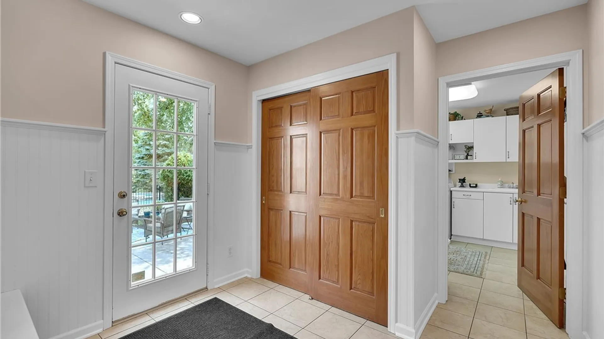 Property at 50 Sunburst Cir, Amherst, NY 14051 17