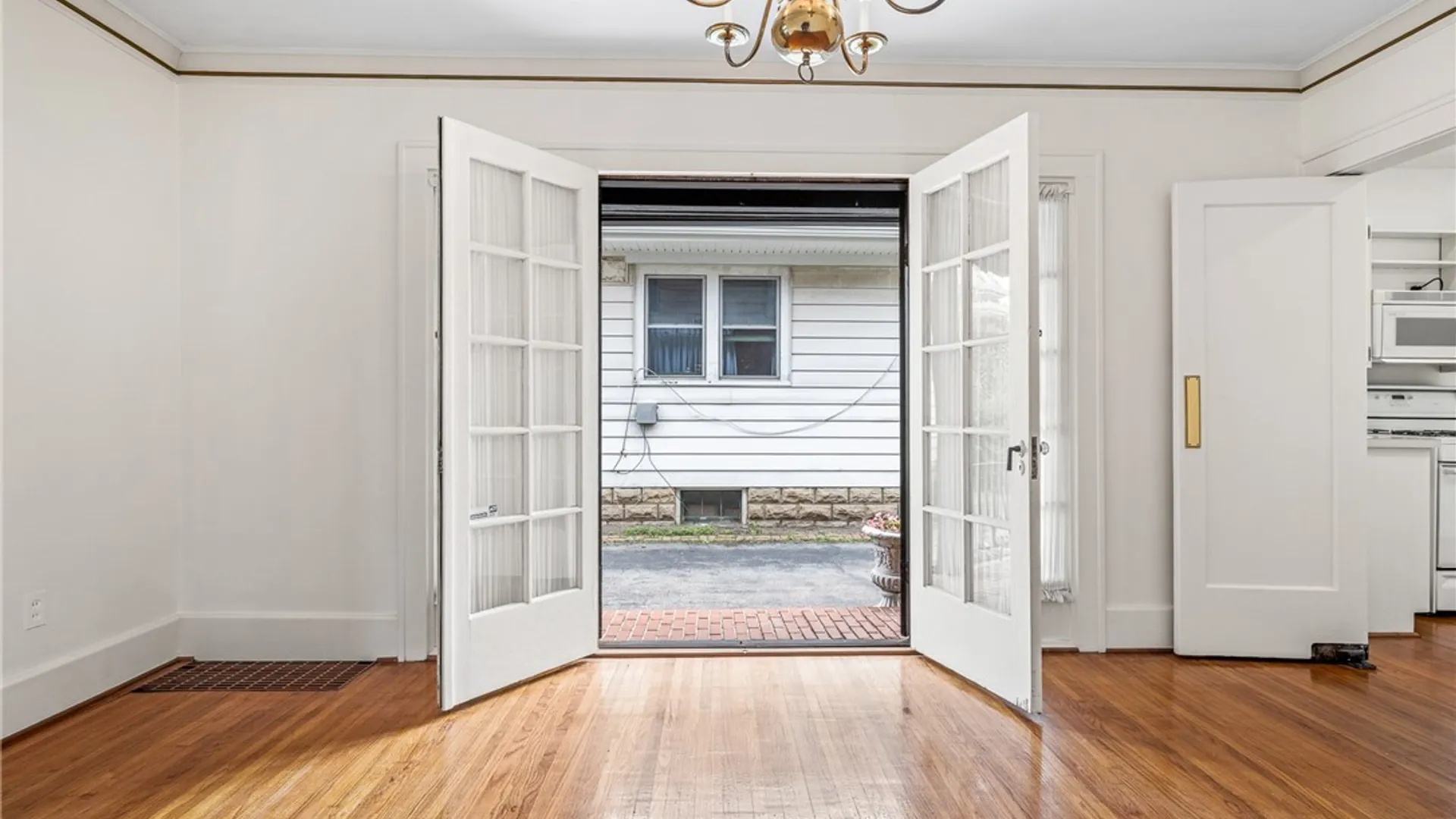 Property at 60 Radcliffe Road, Buffalo, NY 14214 16