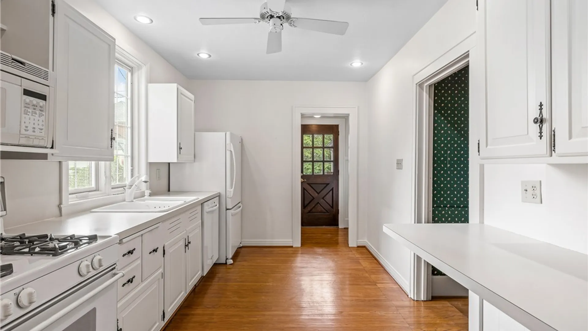 Property at 60 Radcliffe Road, Buffalo, NY 14214 17