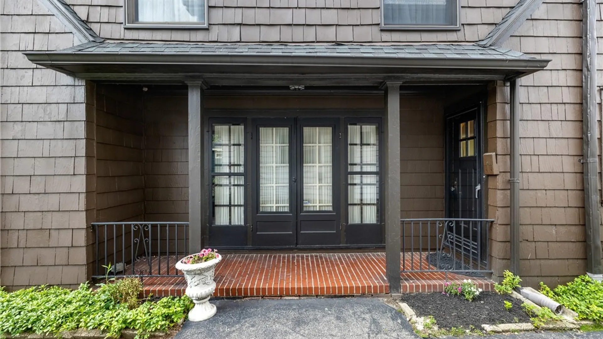 Property at 60 Radcliffe Road, Buffalo, NY 14214 4