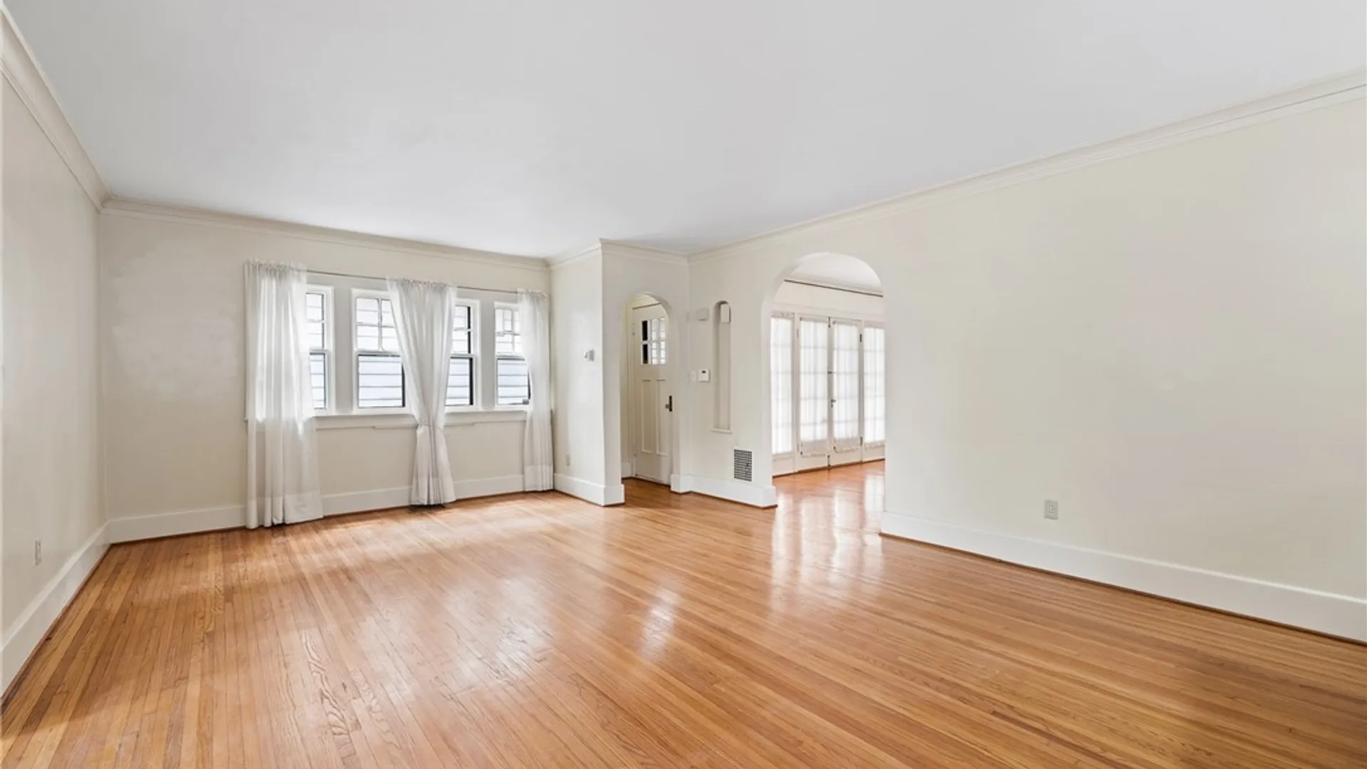 Property at 60 Radcliffe Road, Buffalo, NY 14214 10