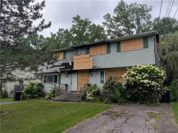 Property at 543 Sunflower Drive, Salina, NY 13088