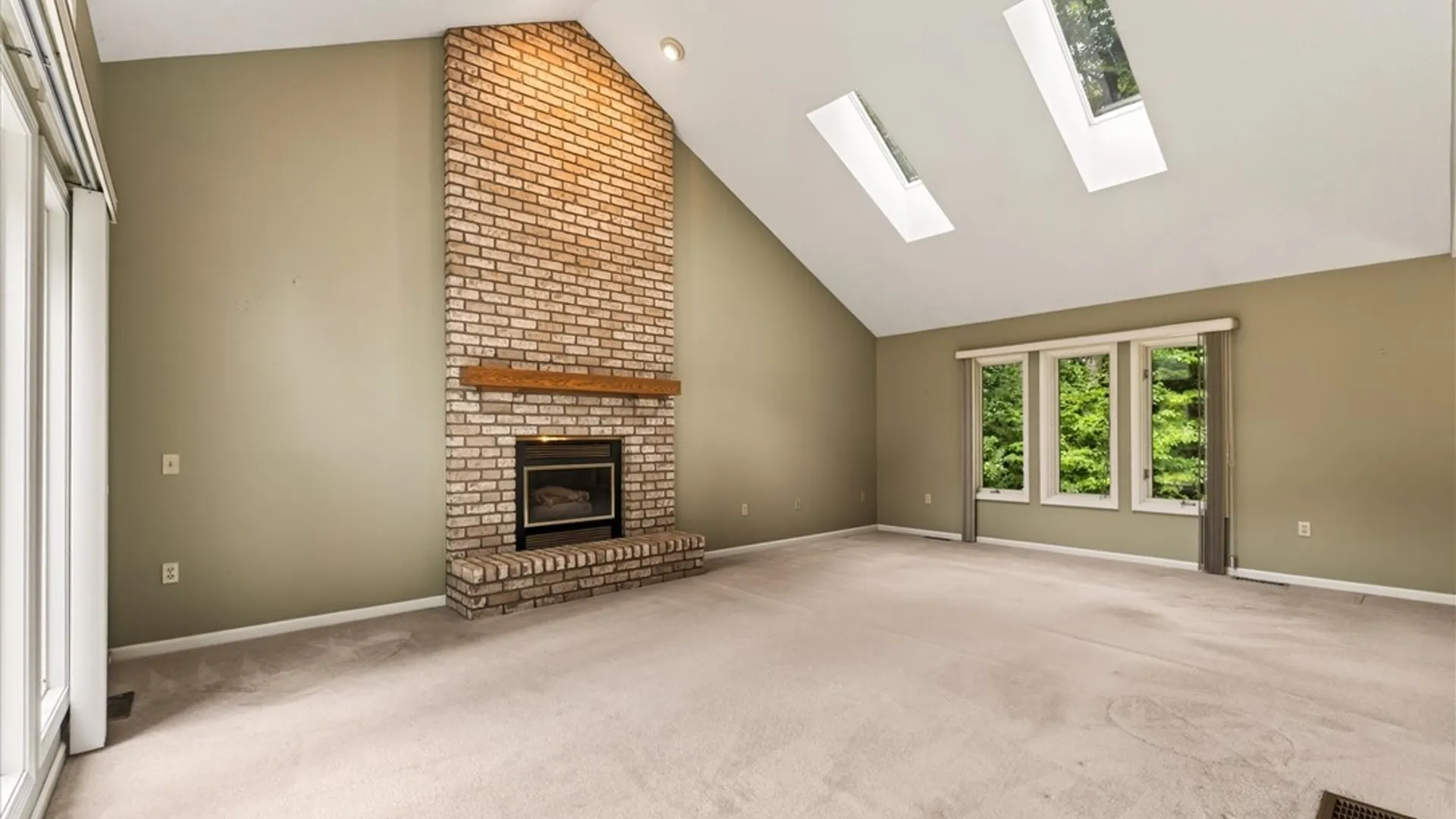 Property at 82 Brush Creek Drive, Greece, NY 14612 10