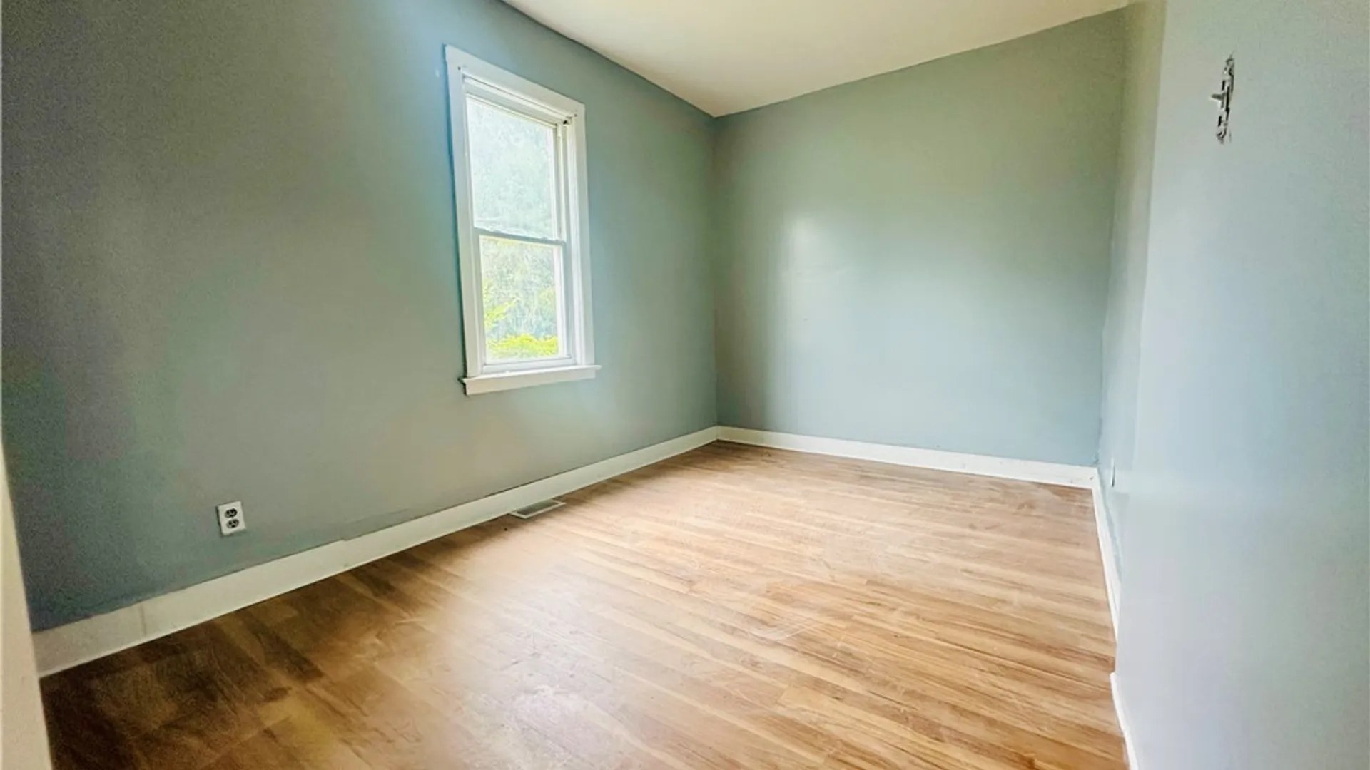 Property at 409 Koons Avenue, Buffalo, NY 14211 15