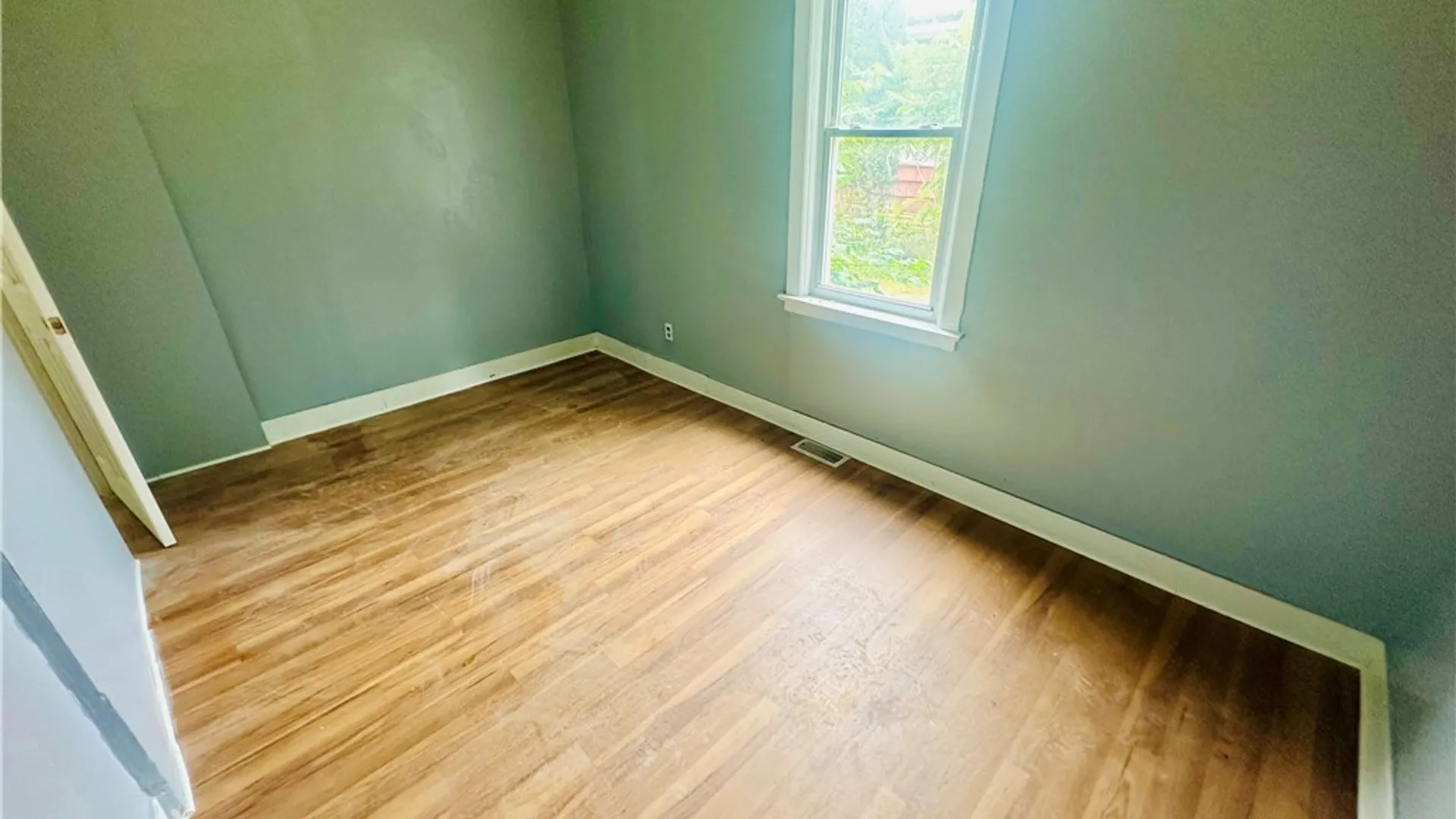 Property at 409 Koons Avenue, Buffalo, NY 14211 16