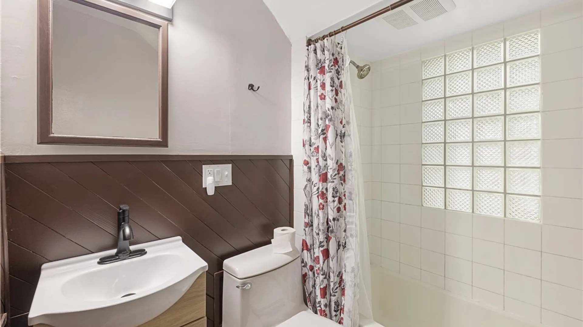 Property at 448 Buckingham Avenue, Syracuse, NY 13210 14