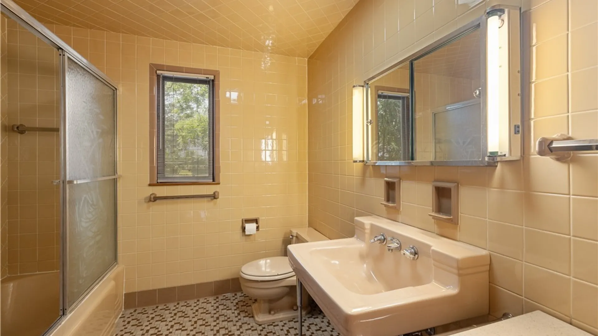 Property at 444 Buckingham Avenue, Syracuse, NY 13210 15