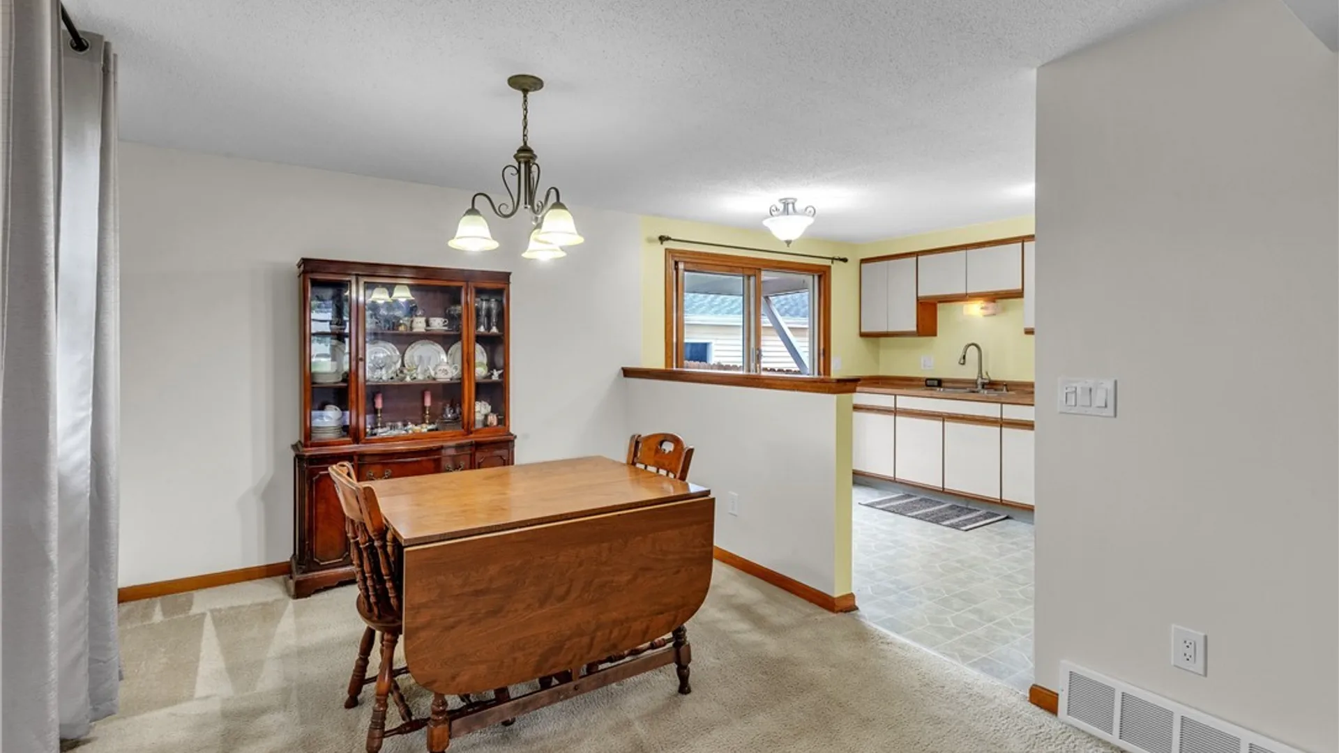 Property at 52 Wimbledon Lane, West Seneca, NY 14224 15