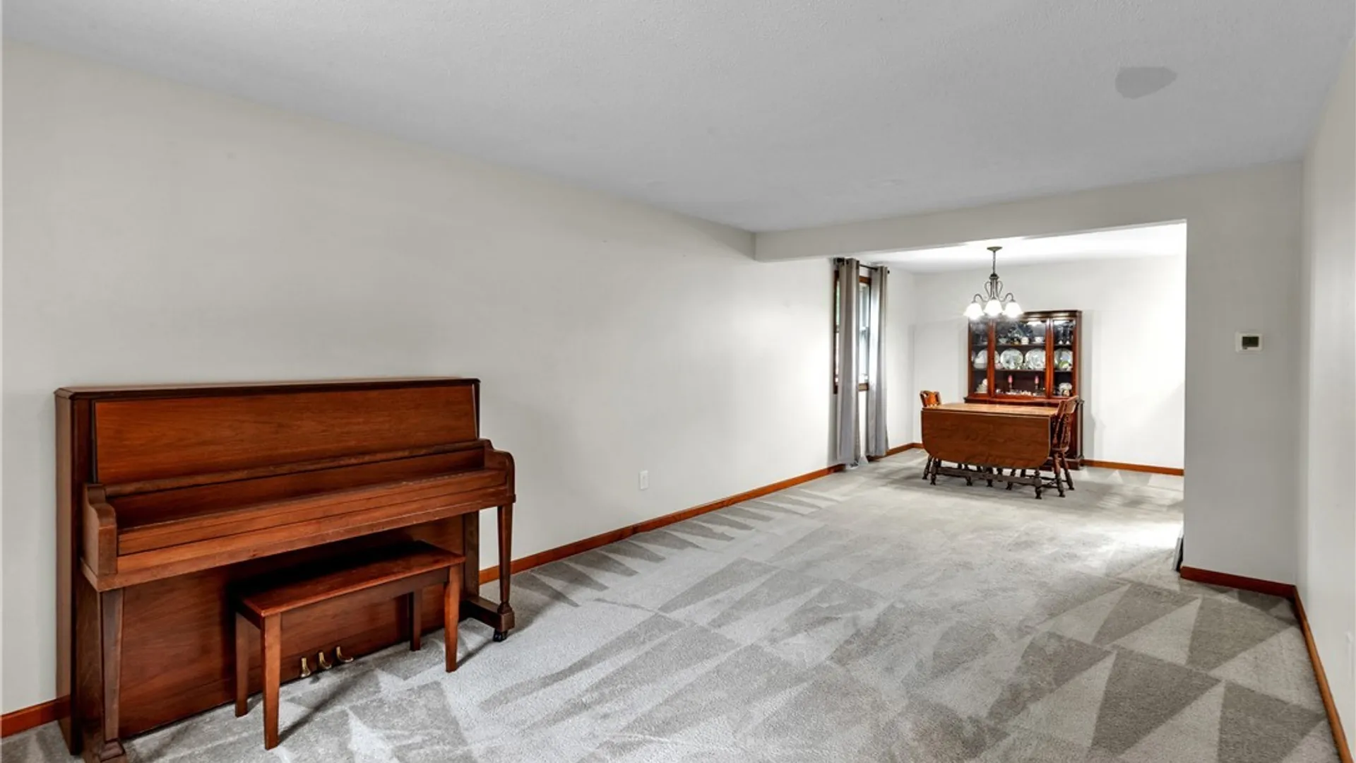 Property at 52 Wimbledon Lane, West Seneca, NY 14224 11