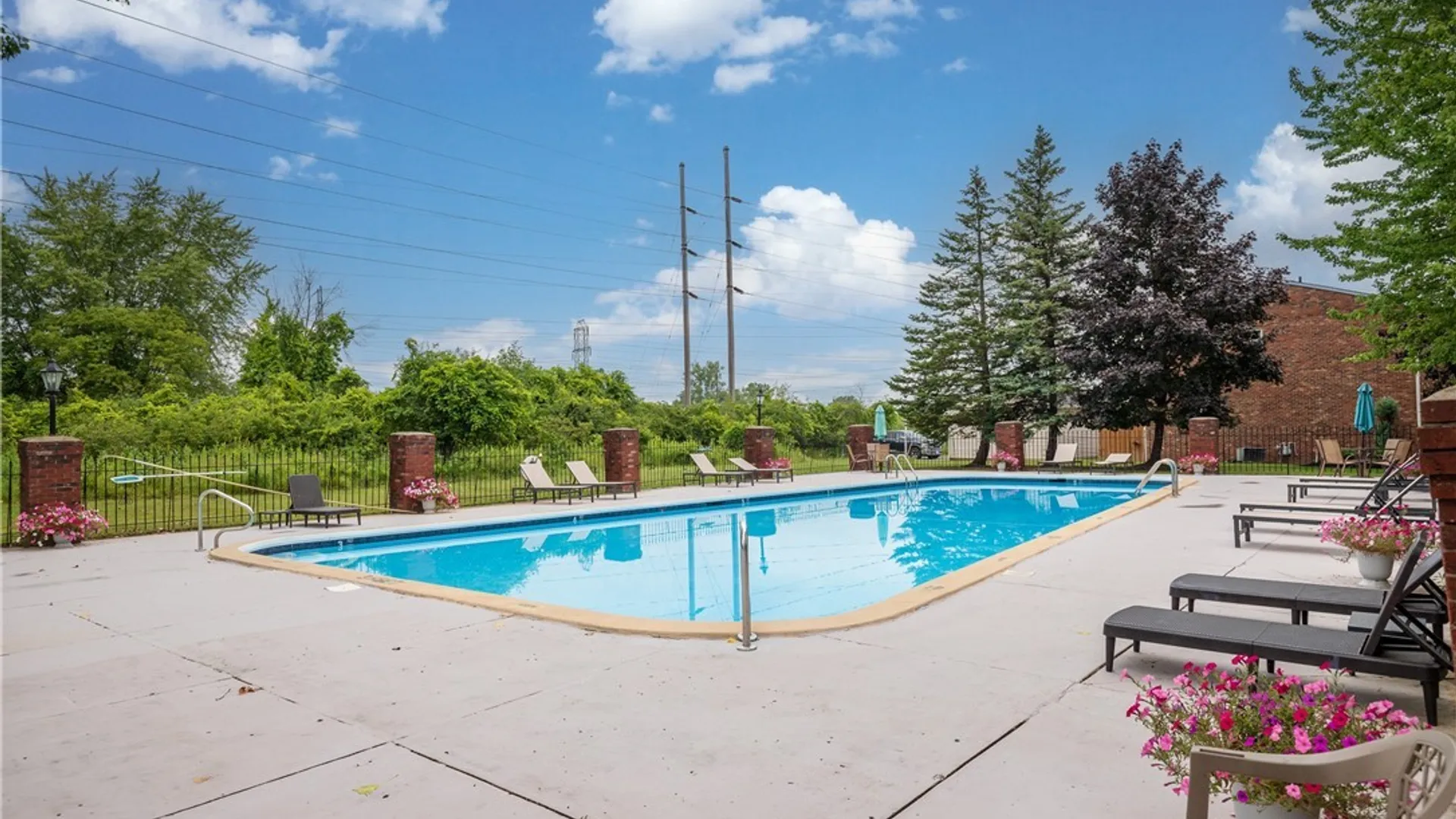 Property at 52 Wimbledon Lane, West Seneca, NY 14224 5