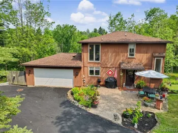 Property at 12 Fairlawn Drive, Aurora, NY 14052