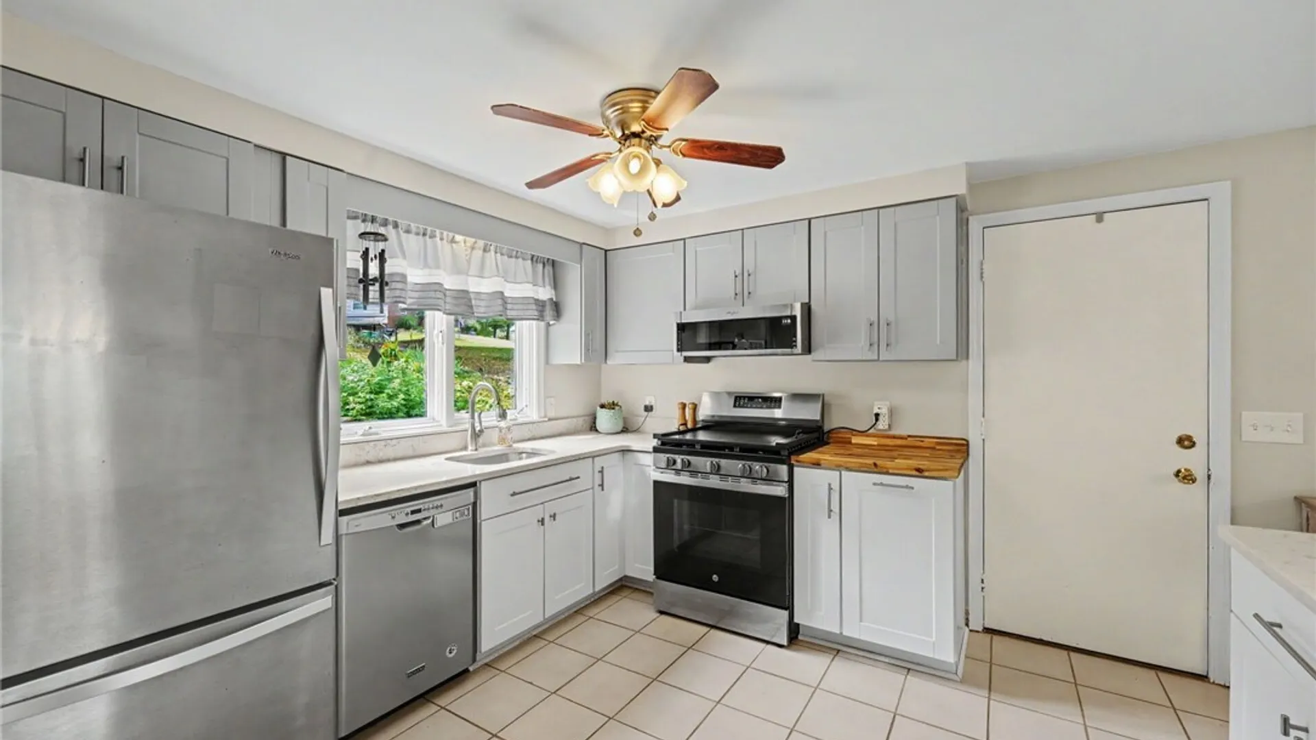 Property at 12 Fairlawn Drive, Aurora, NY 14052 18