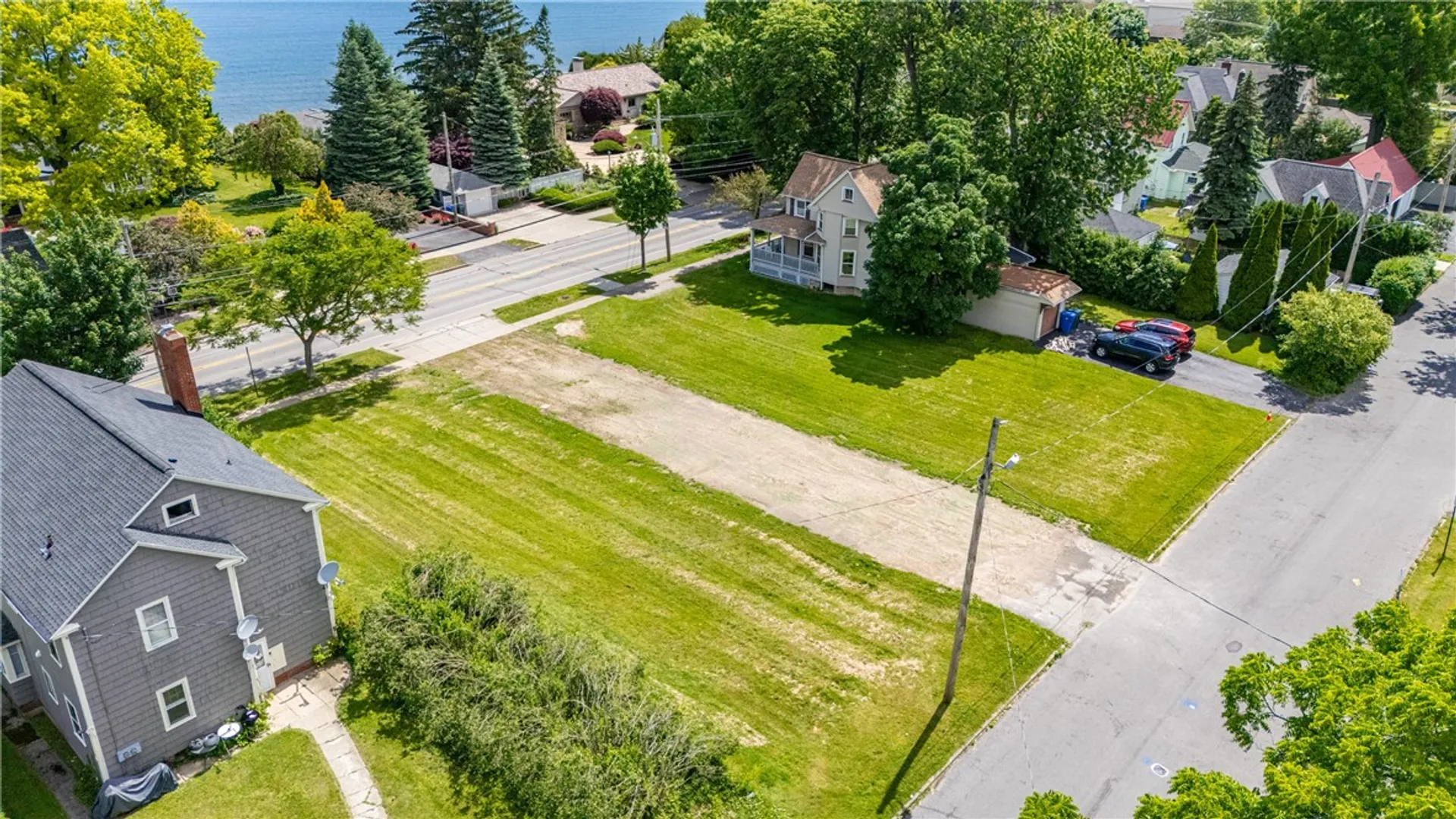 Property at 425 Beach Avenue, Rochester, NY 14612 3