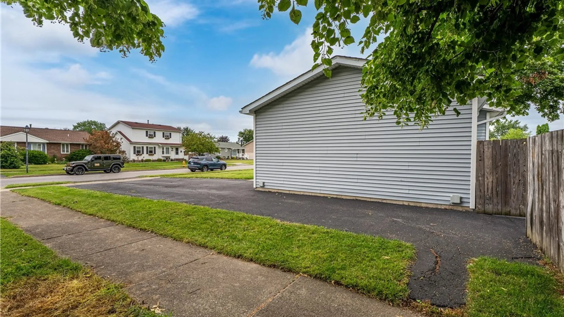 Property at 1603 100th St, Niagara Falls, NY 14304 6