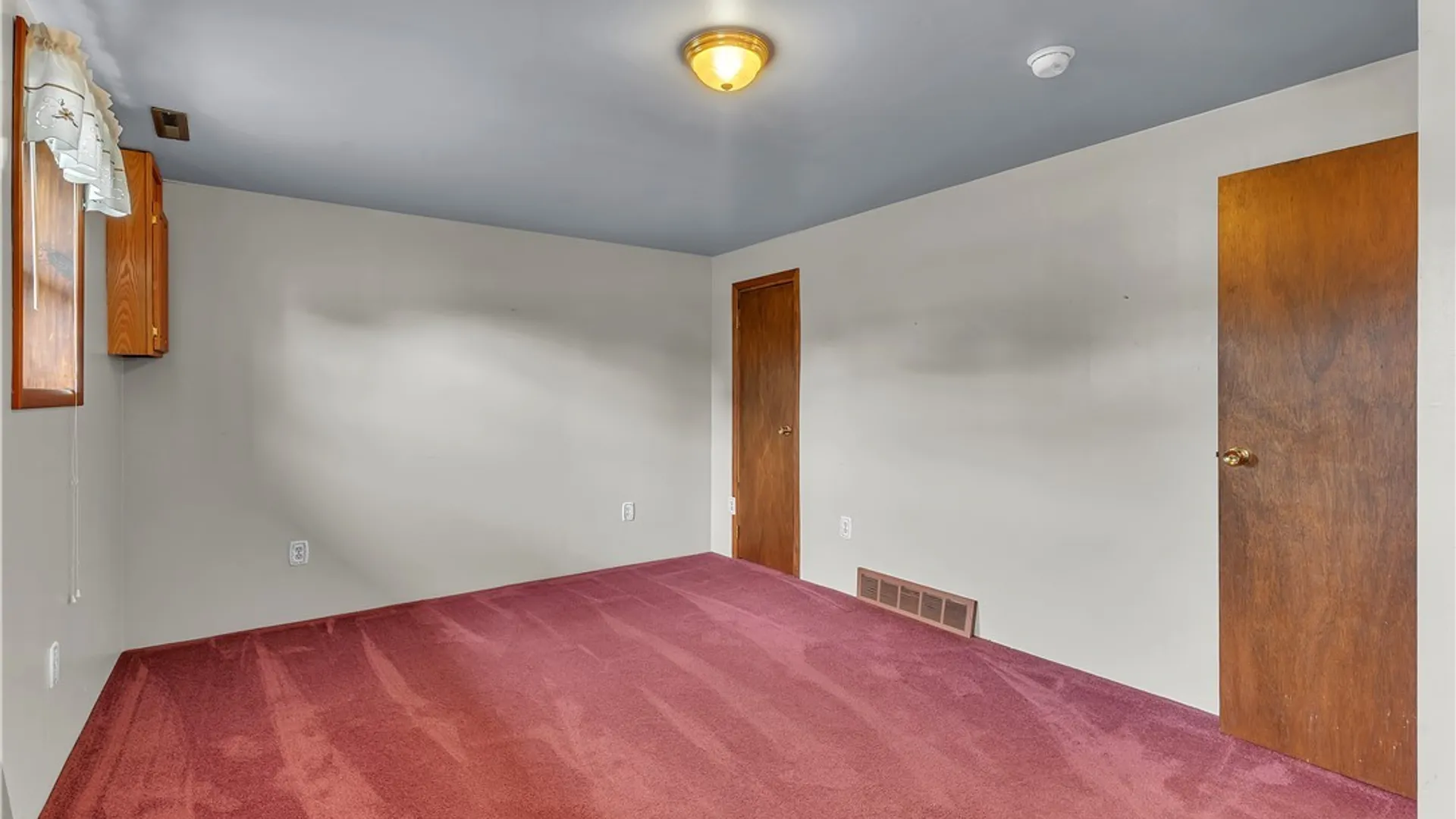 Property at 1603 100th St, Niagara Falls, NY 14304 11