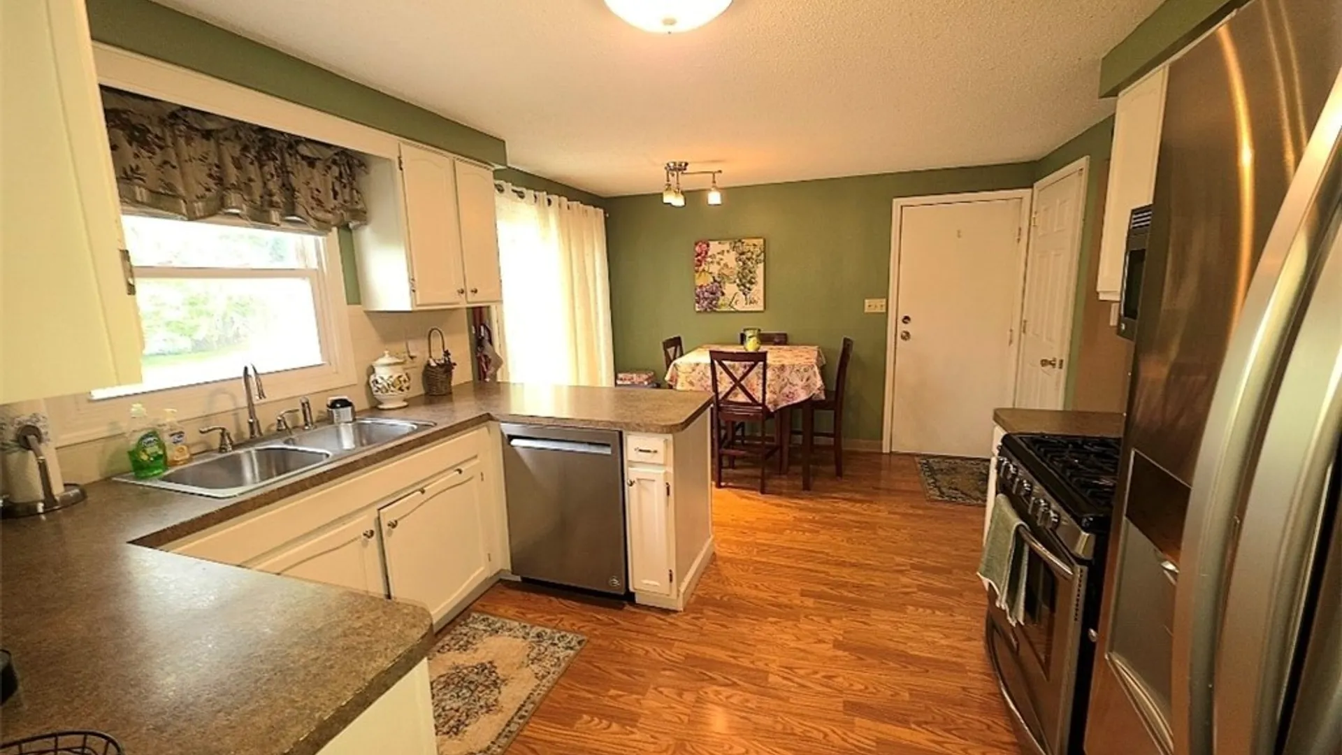 Property at 156 Hillpine Road, Cheektowaga, NY 14227 6