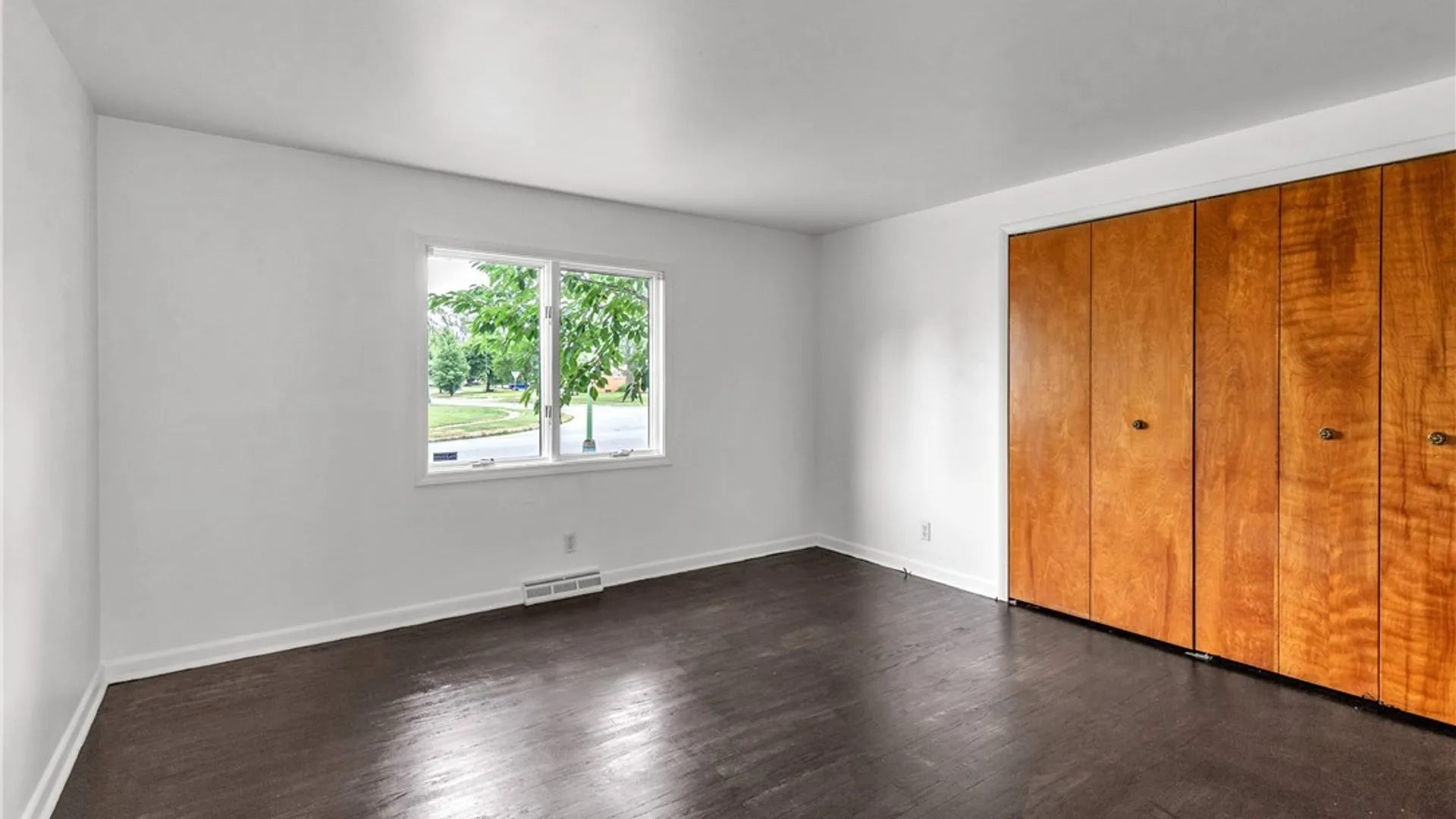 Property at 16 Newgate Road, Amherst, NY 14226 17
