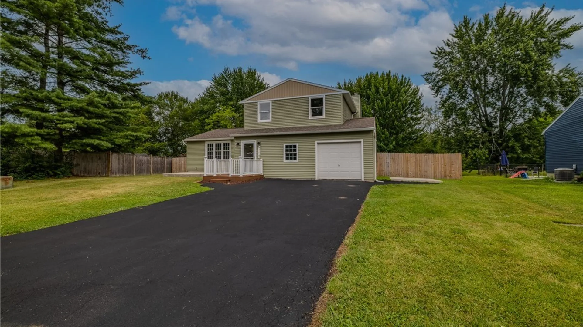 Property at 4211 Inverrary Drive, Clay, NY 13090 3