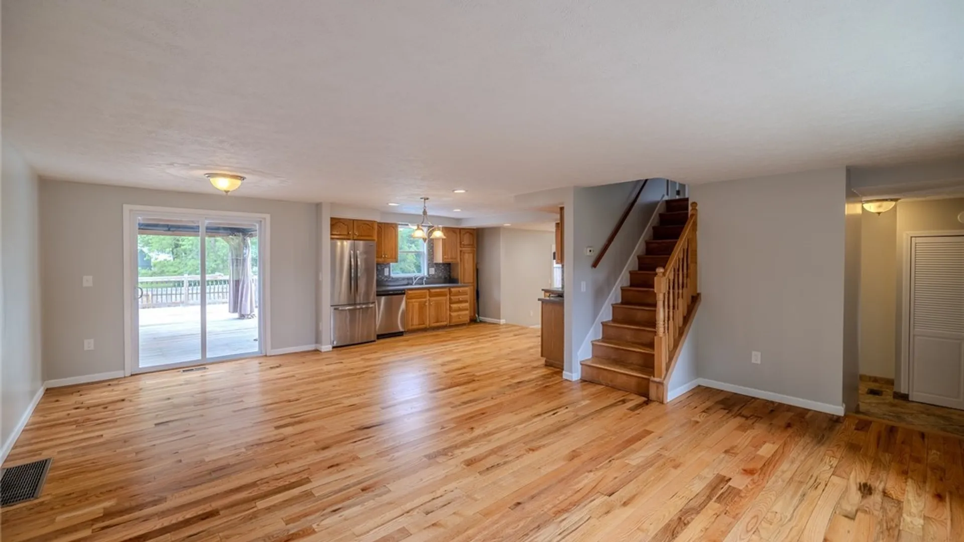 Property at 4211 Inverrary Drive, Clay, NY 13090 16