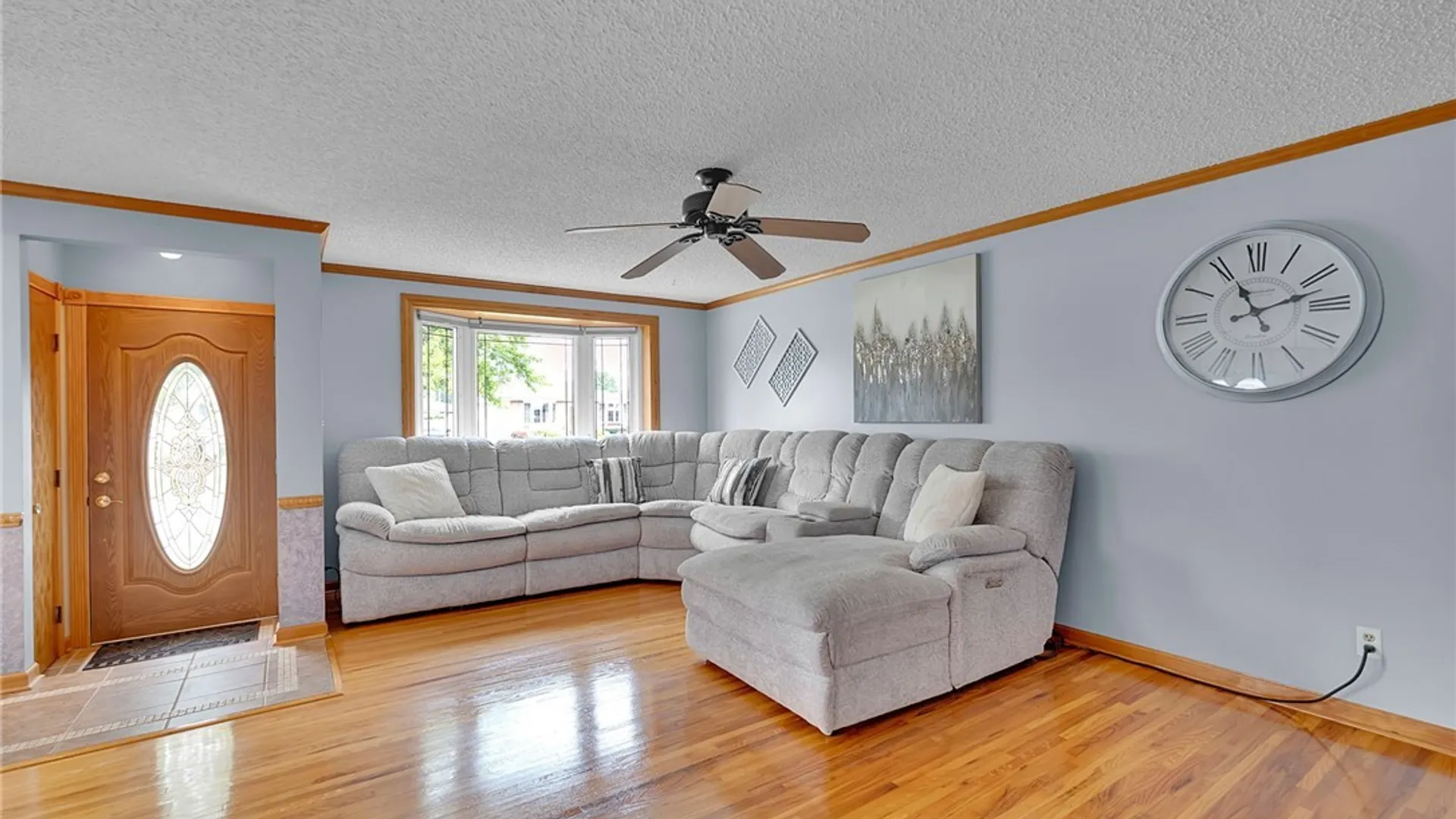 Property at 17 Helenbrook Lane, Cheektowaga, NY 14043 15