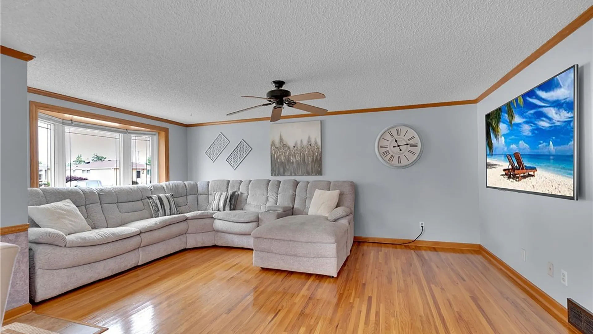 Property at 17 Helenbrook Lane, Cheektowaga, NY 14043 16