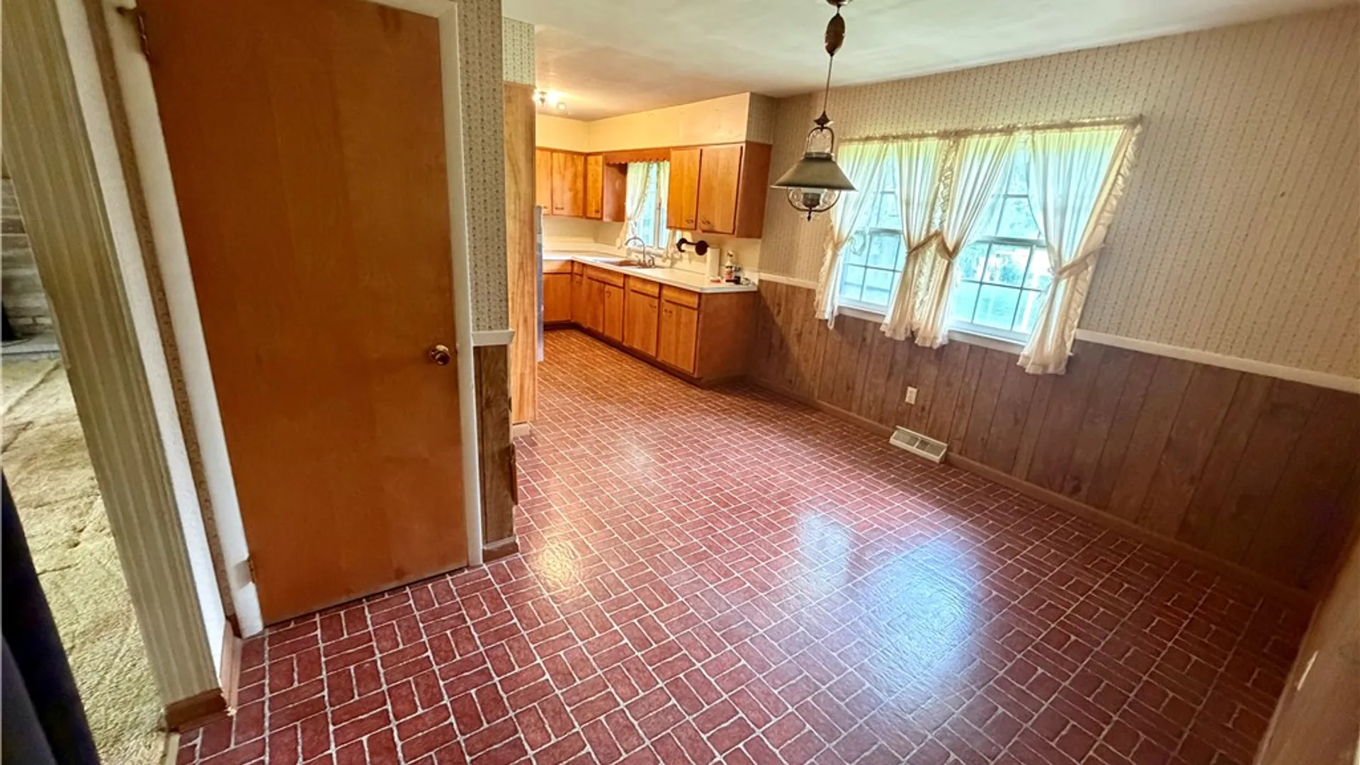 Property at 24 Genesee Street, Leroy, NY 14482 5