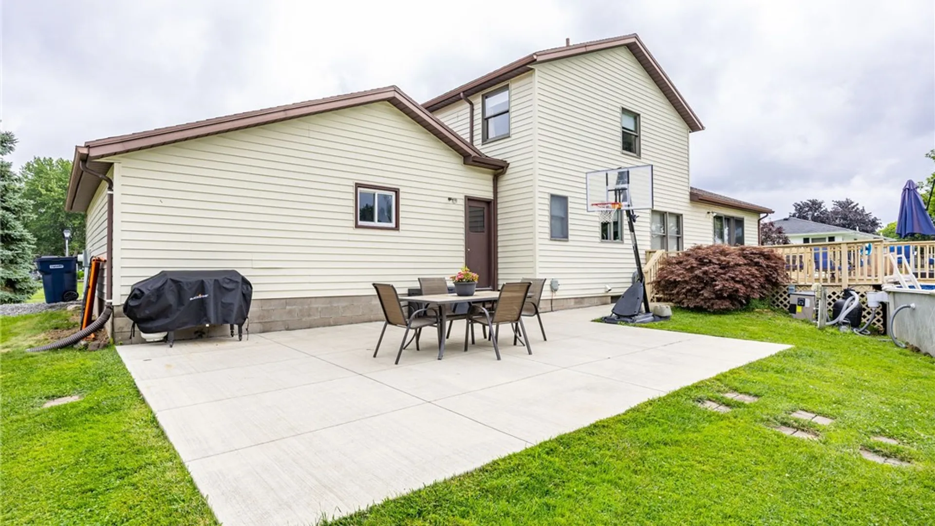 Property at 121 Brandy Brook Lane, Greece, NY 14612 32