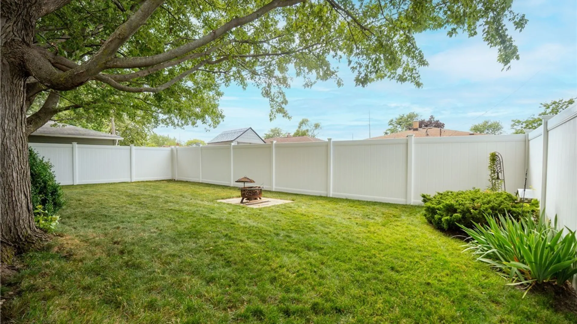 Property at 196 Banko Drive, Cheektowaga, NY 14043 28
