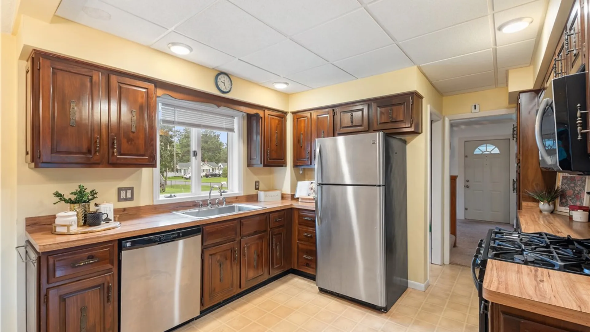 Property at 213 Varian Lane, Gates, NY 14624 8