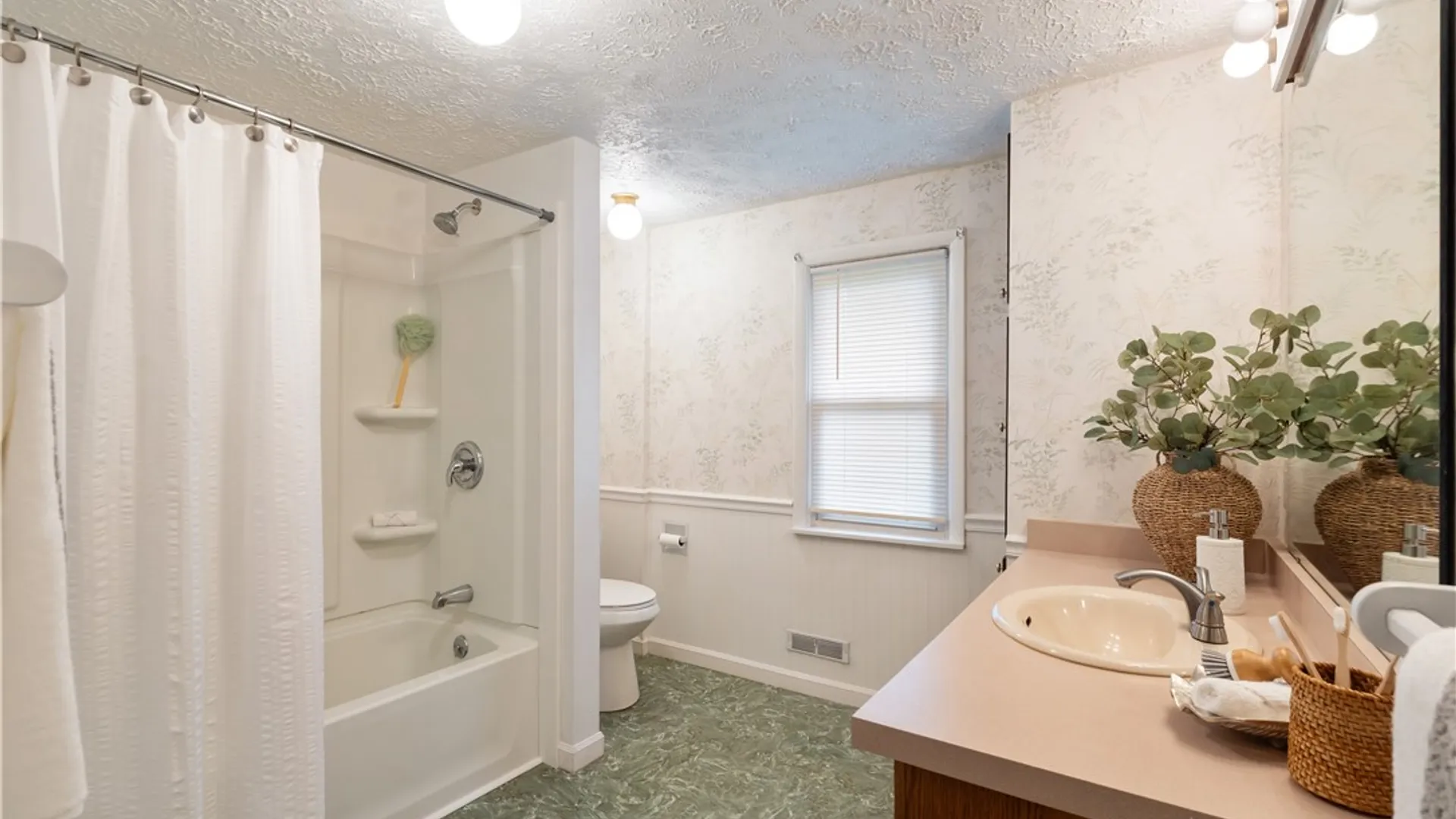 Property at 213 Varian Lane, Gates, NY 14624 27