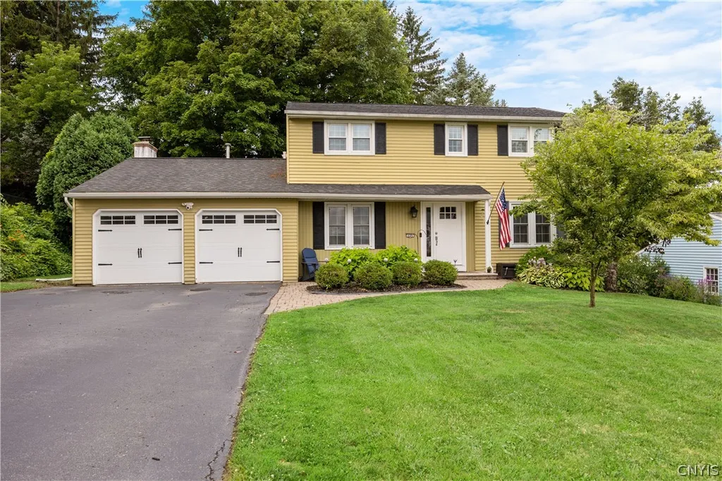 Property at 104 West Way, Camillus, NY 13031