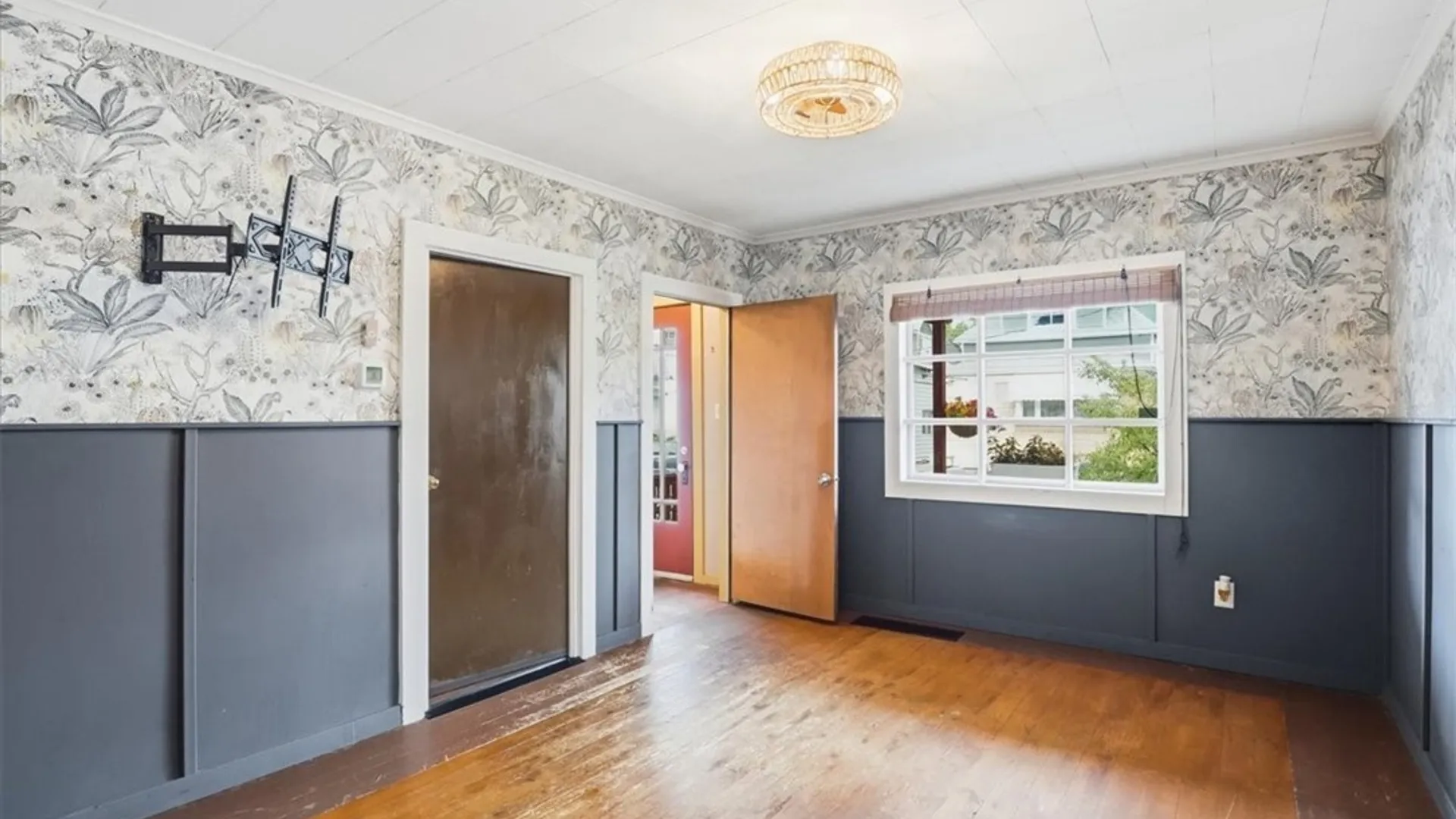 Property at 82 Peter Street, Buffalo, NY 14207 6
