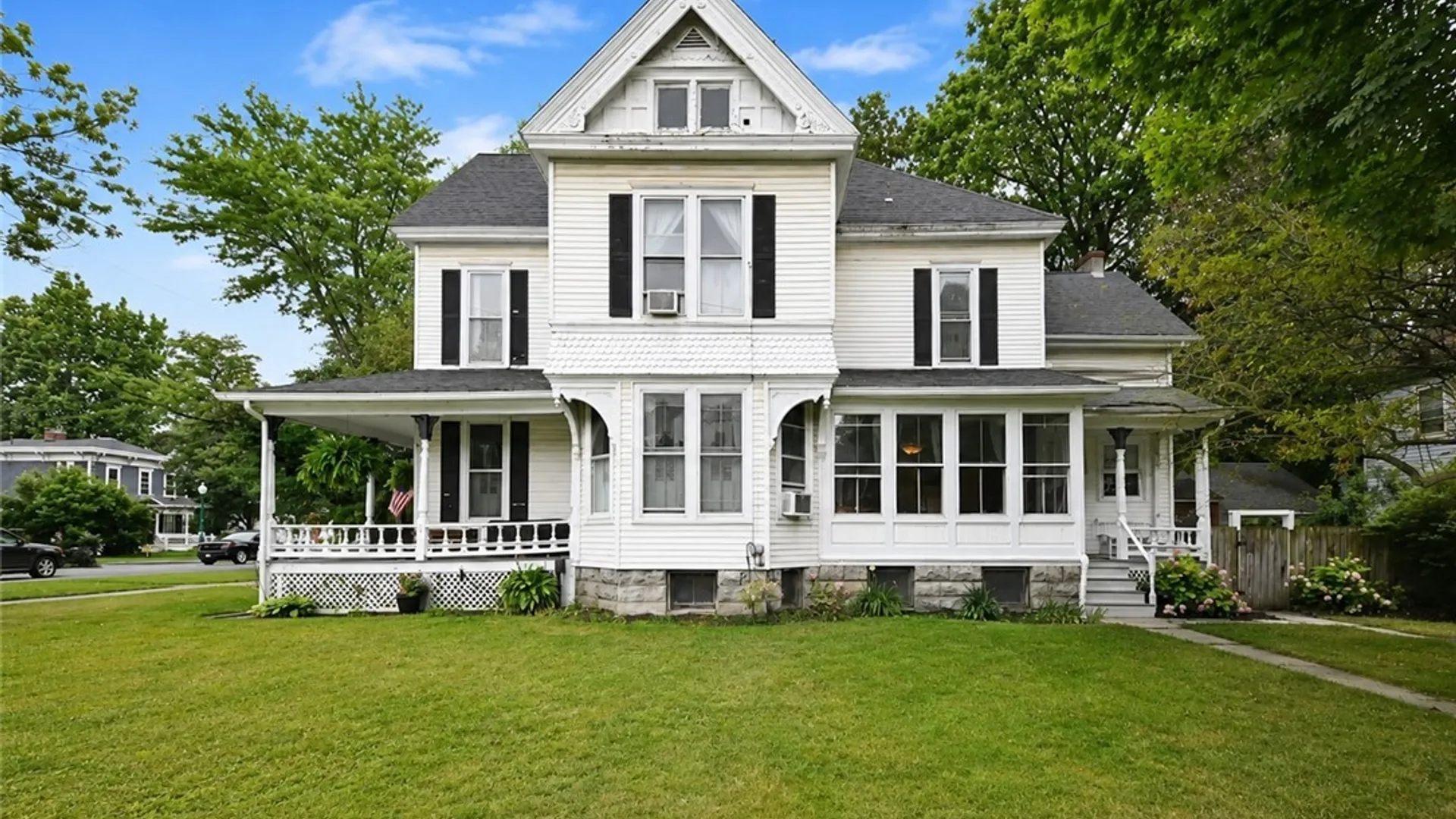 Property at 137 E Genesee Street, Auburn, NY 13021 5