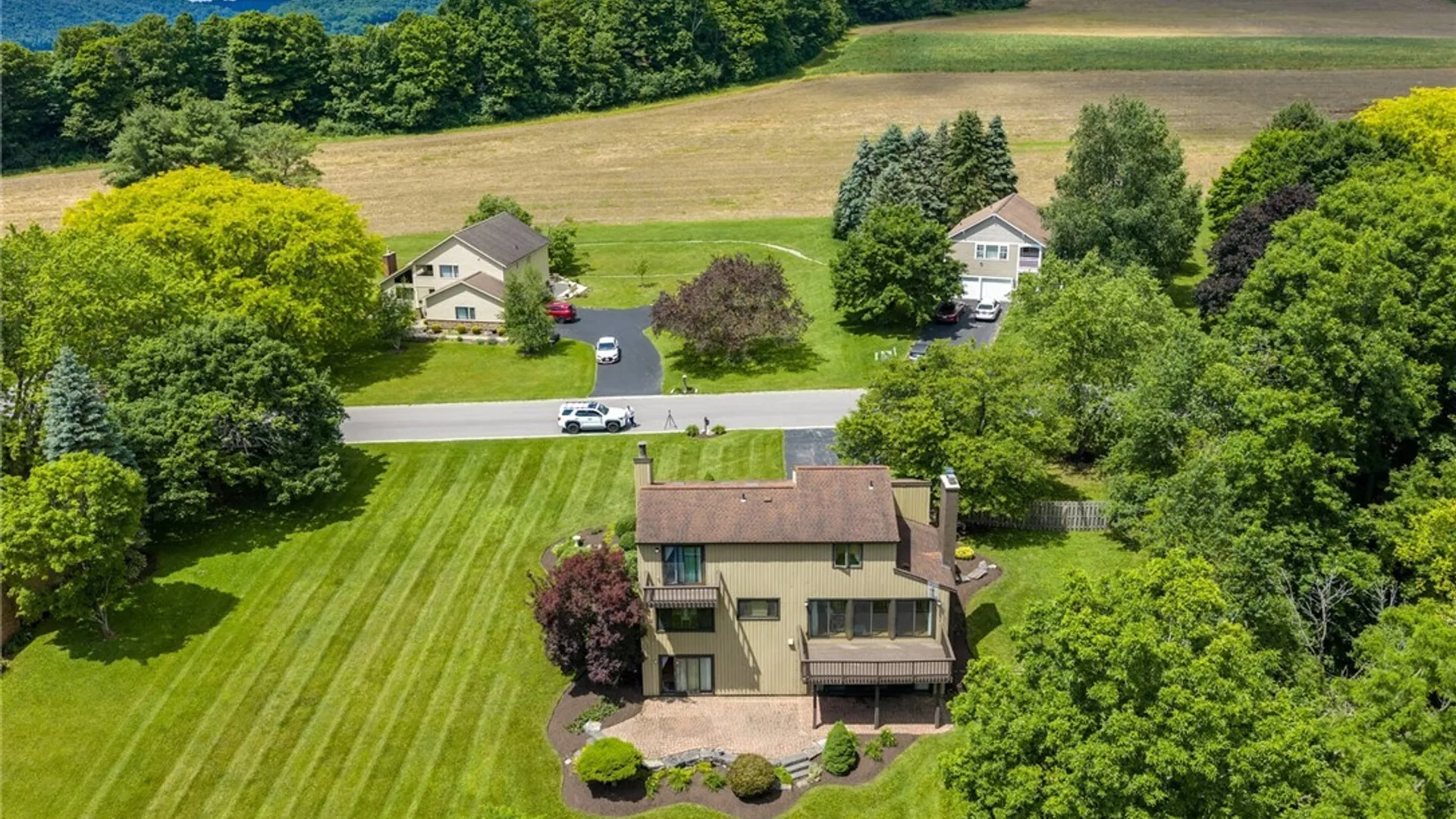 Property at 4390 BELLEFLOWER Circle, Onondaga, NY 13215 5