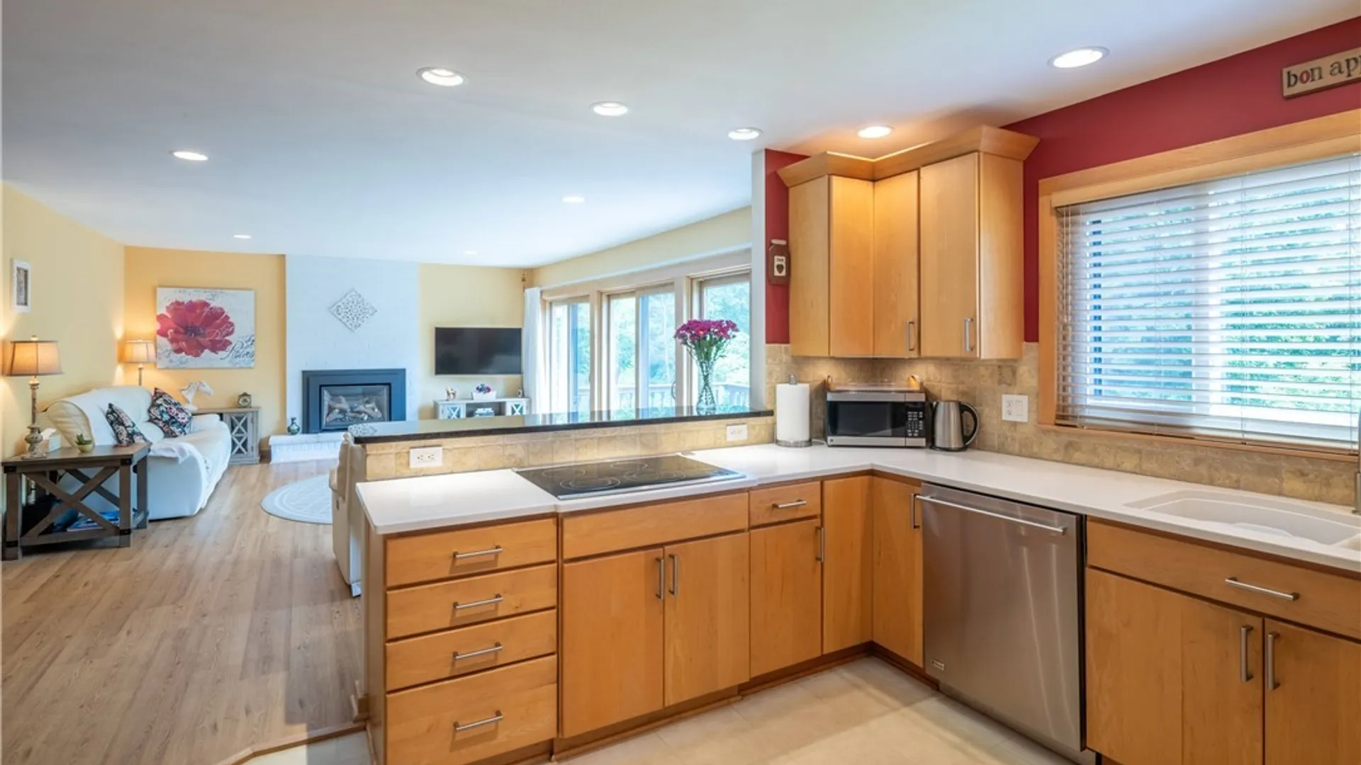 Property at 4390 BELLEFLOWER Circle, Onondaga, NY 13215 16
