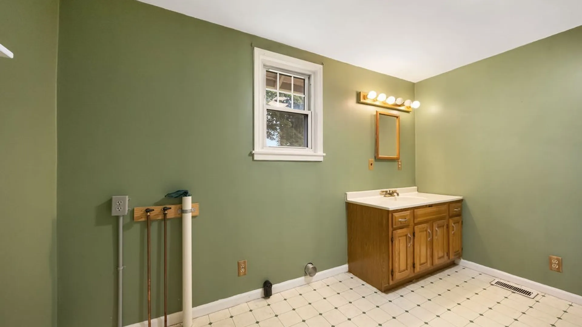 Property at 105 Pexton Street, Vernon, NY 13461 35