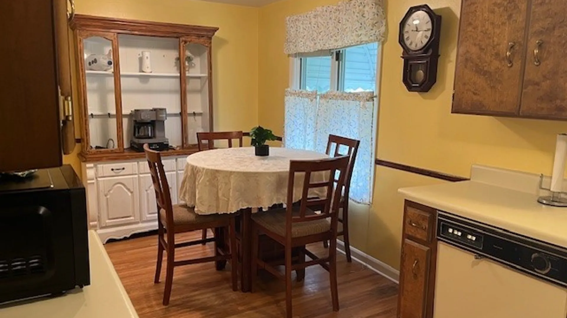 Property at 1158 Parkhurst Boulevard, Tonawanda, NY 14150 8