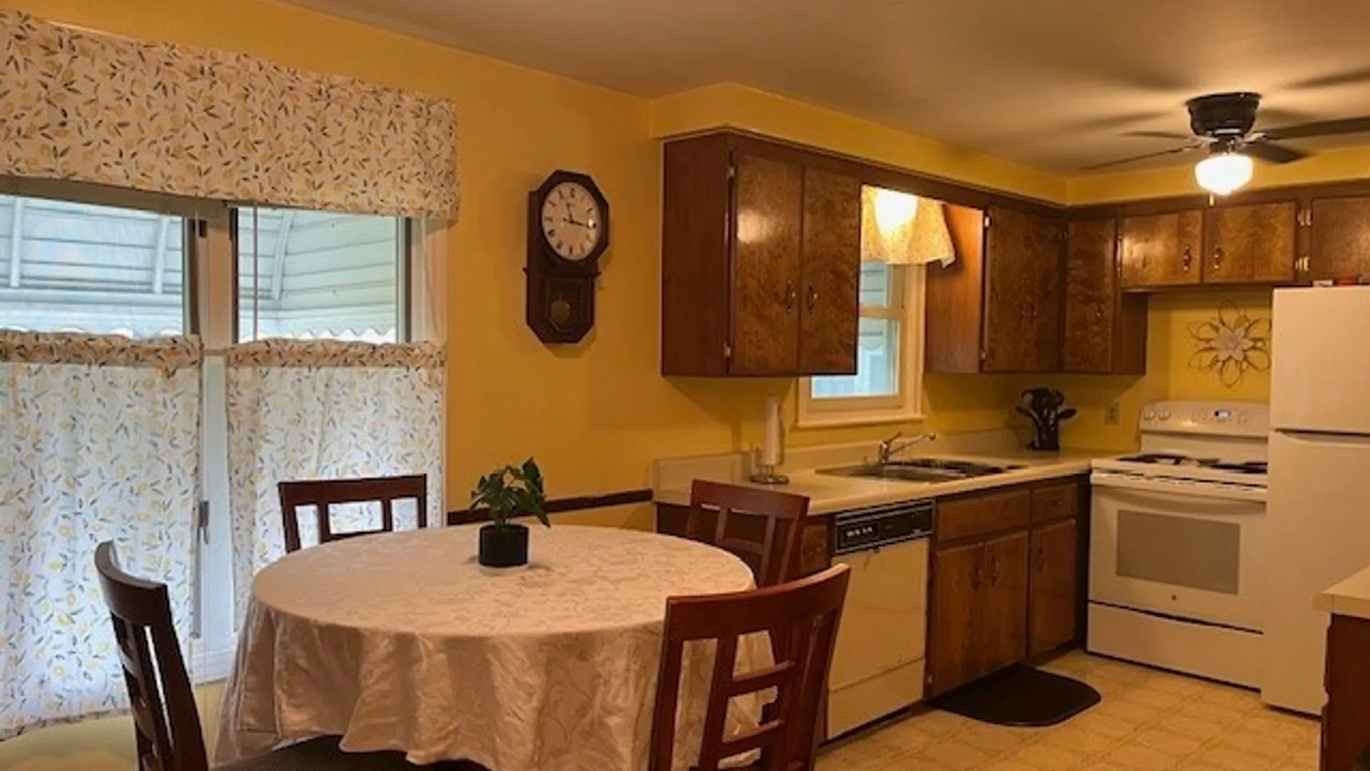 Property at 1158 Parkhurst Boulevard, Tonawanda, NY 14150 9