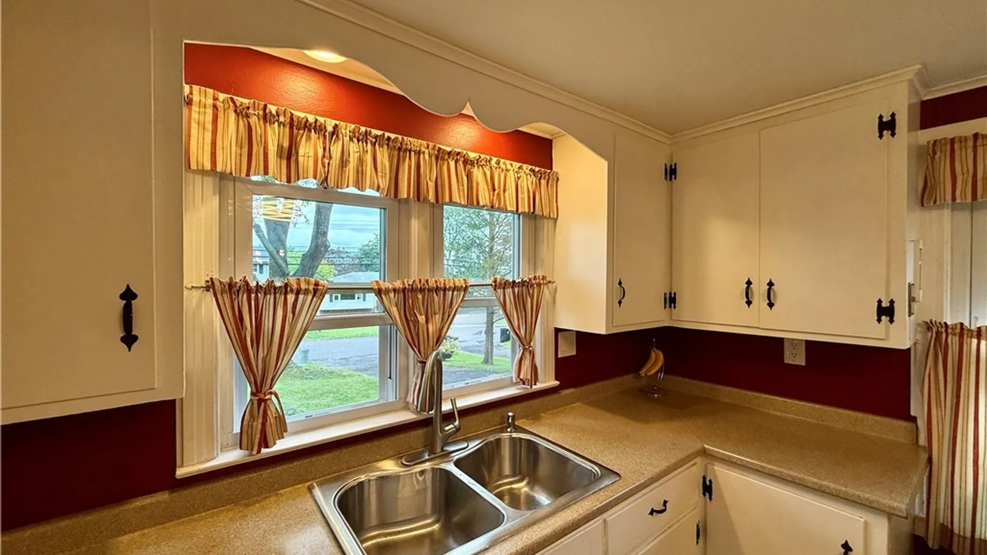Property at 305 Stanton Drive, DeWitt, NY 13214 20