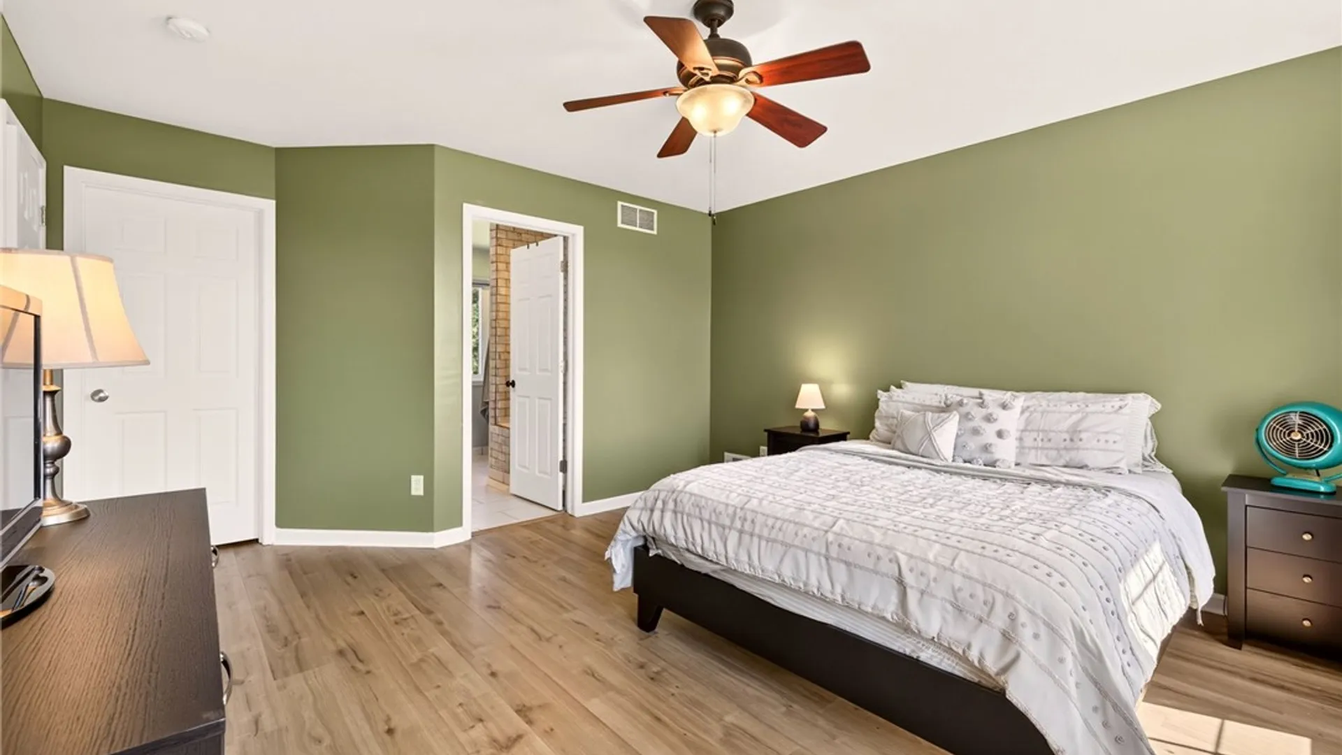 Property at 7682 Shoreline Boulevard, Ontario, NY 14519 23